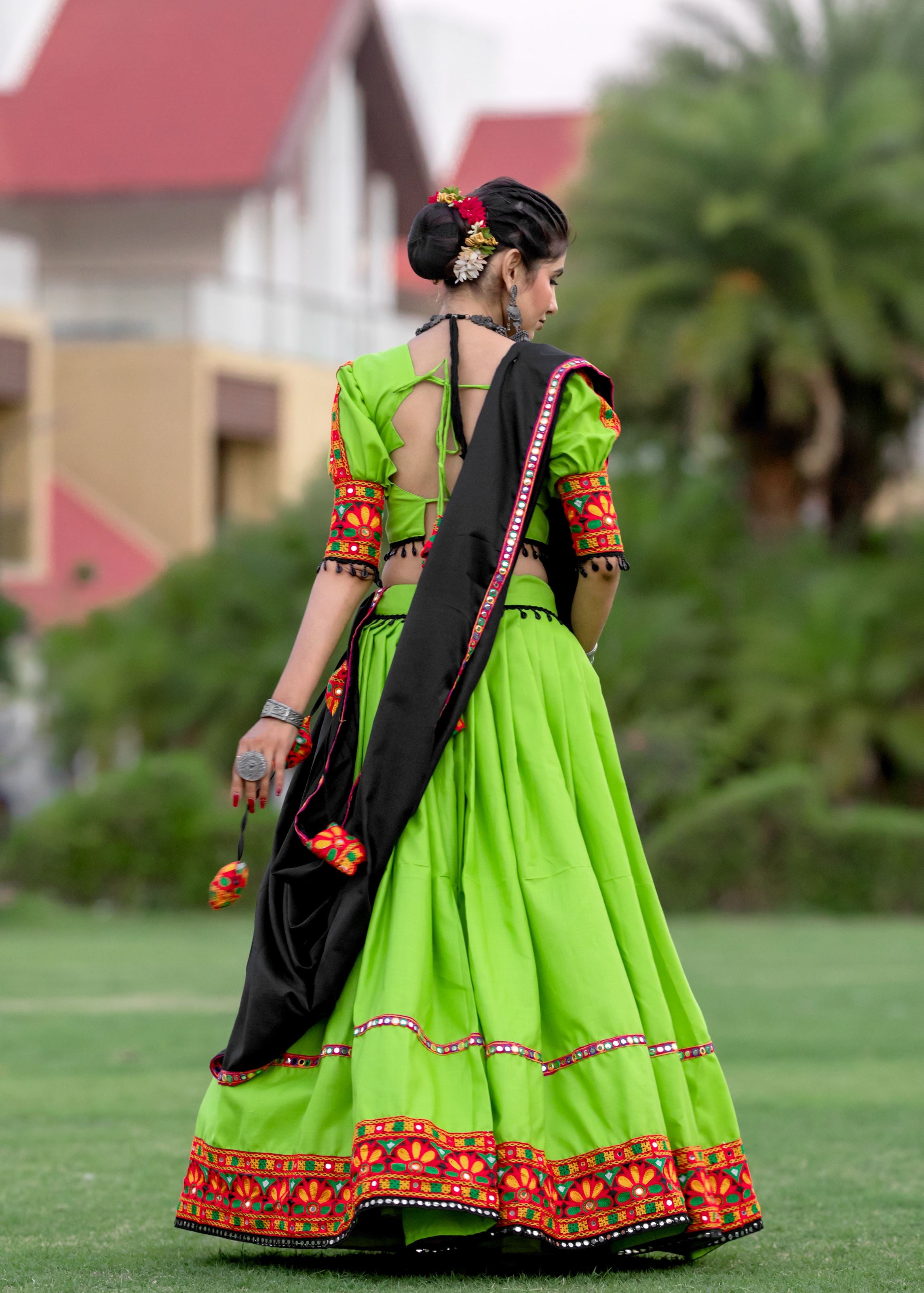 Parrot Color Navratri Chaniya Choli With Gamthi Work