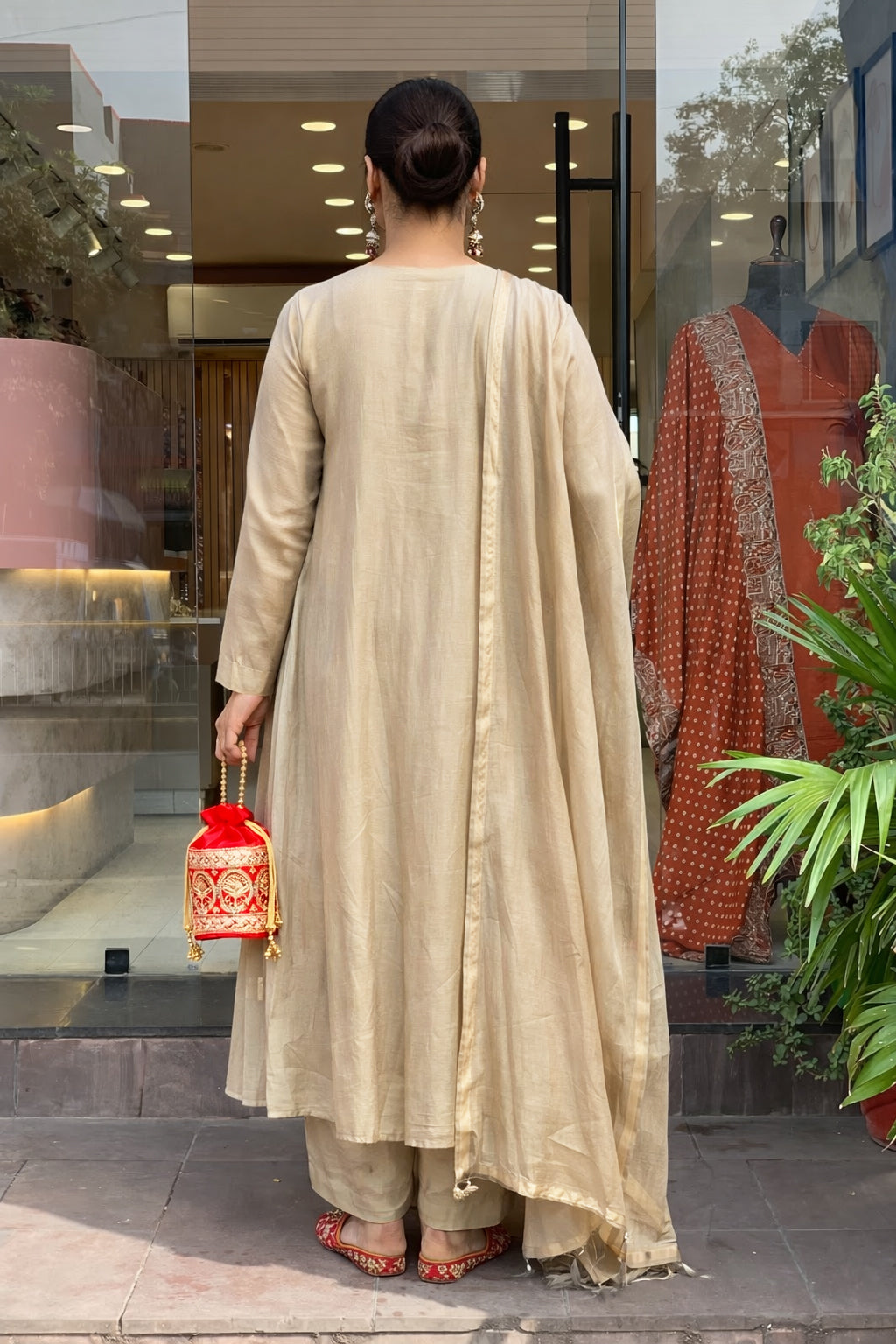 Beige Chanderi Kurta Pant Set With Heavy Thread Embroidery Work