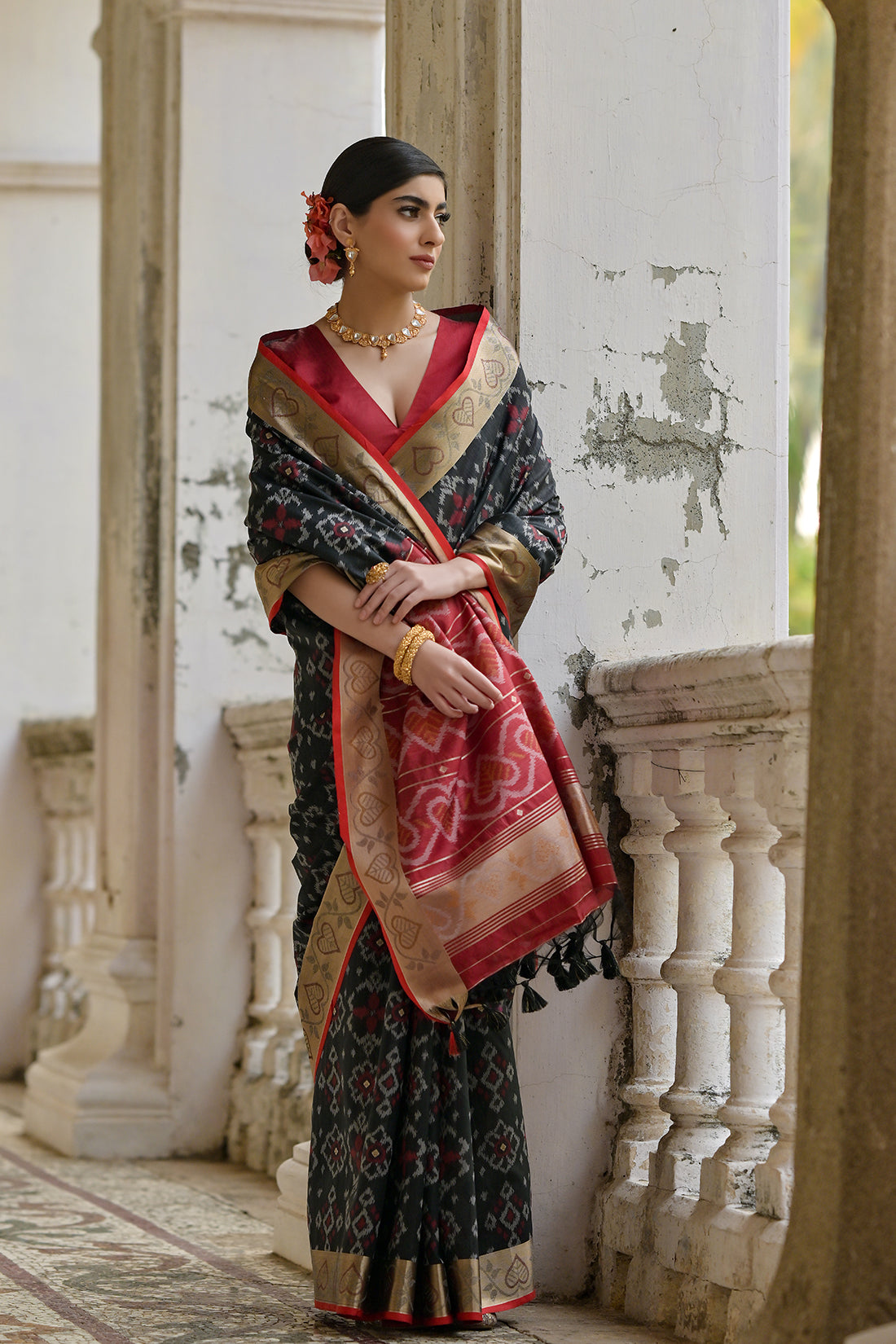 Black Raw Silk Saree with Ikkat Design and Contrast Pallu