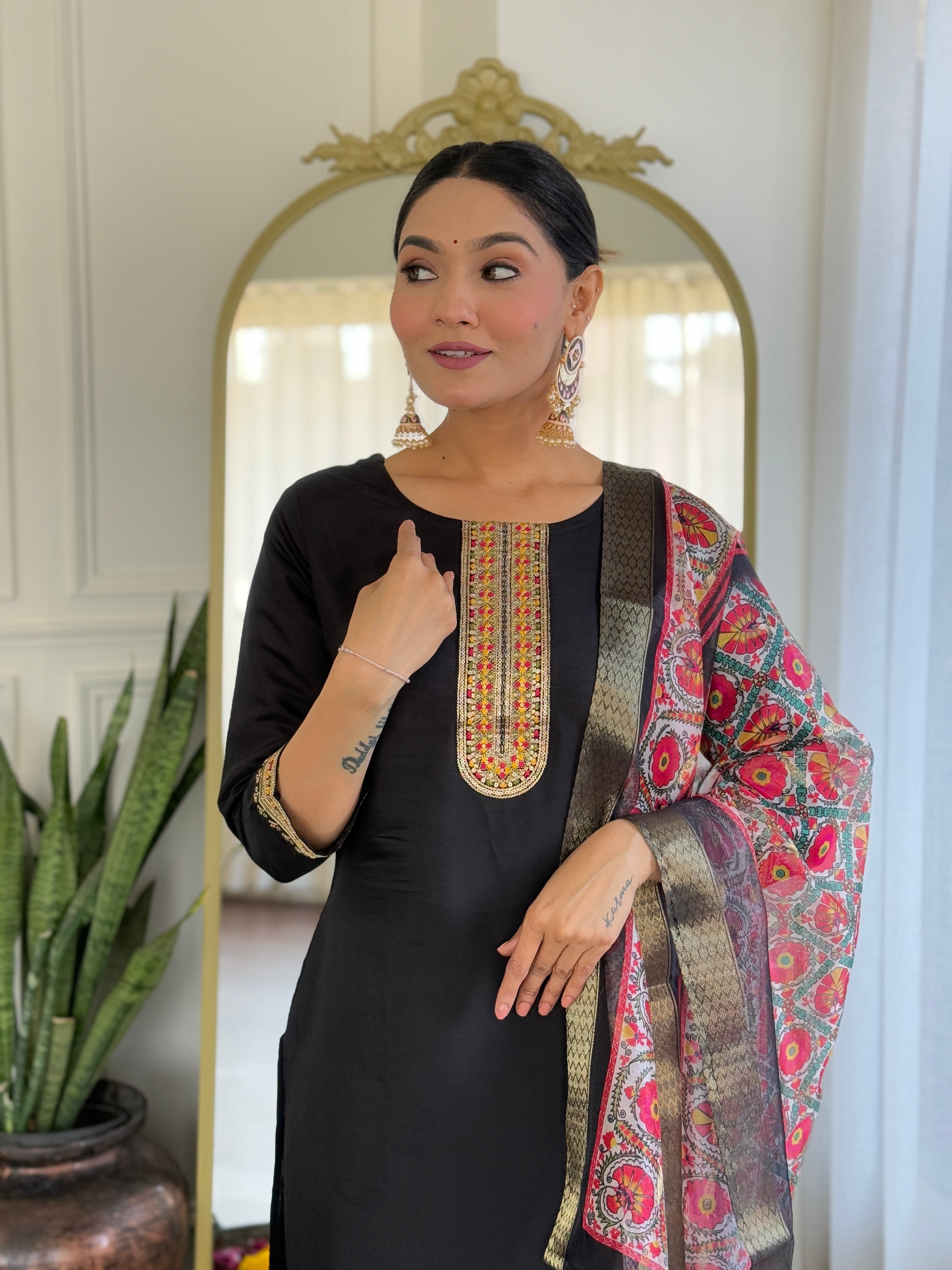 Black Viscose Elegant Kurta Pant Set With Embroidery Work