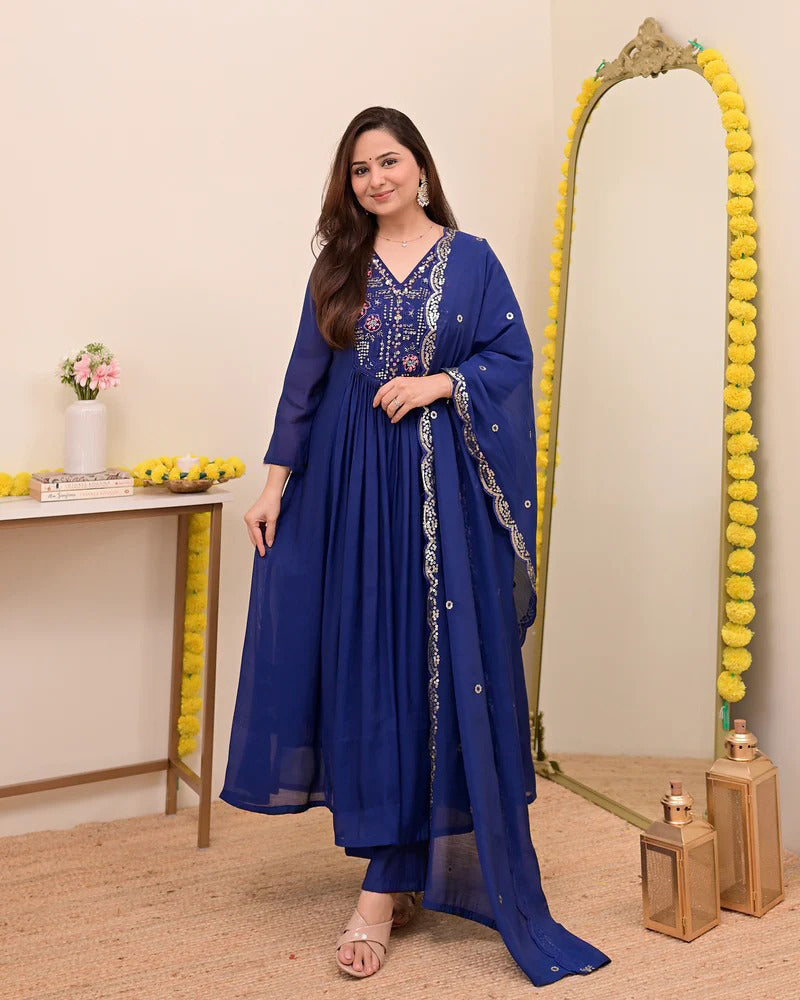 Blue Chanderi Silk Kurta Pant Set With Heavy Thread Embroidery Work