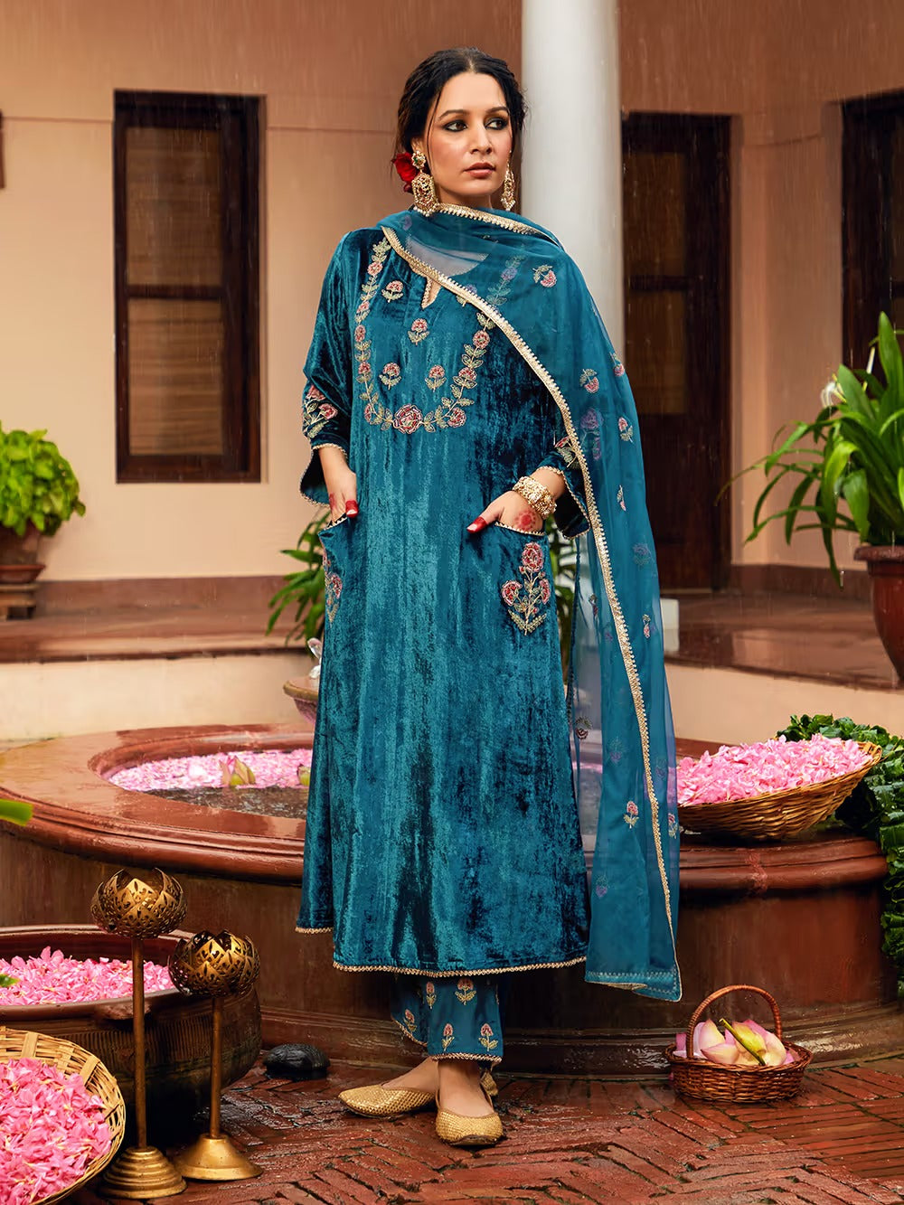 Blue Velvet Kurta Pant Set With Heavy Thread Embroidery Work