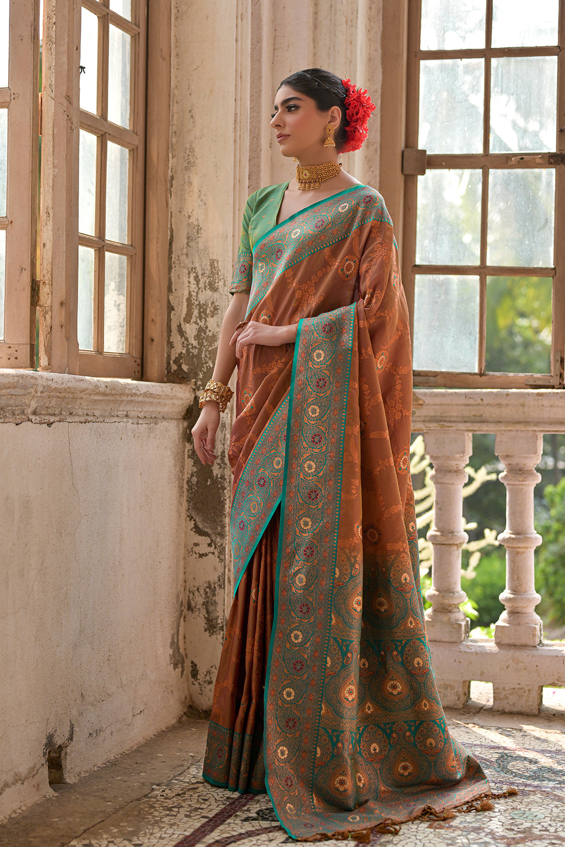 Coffee Banarasi Silk Saree with Floral Jal and Contrast Pallu