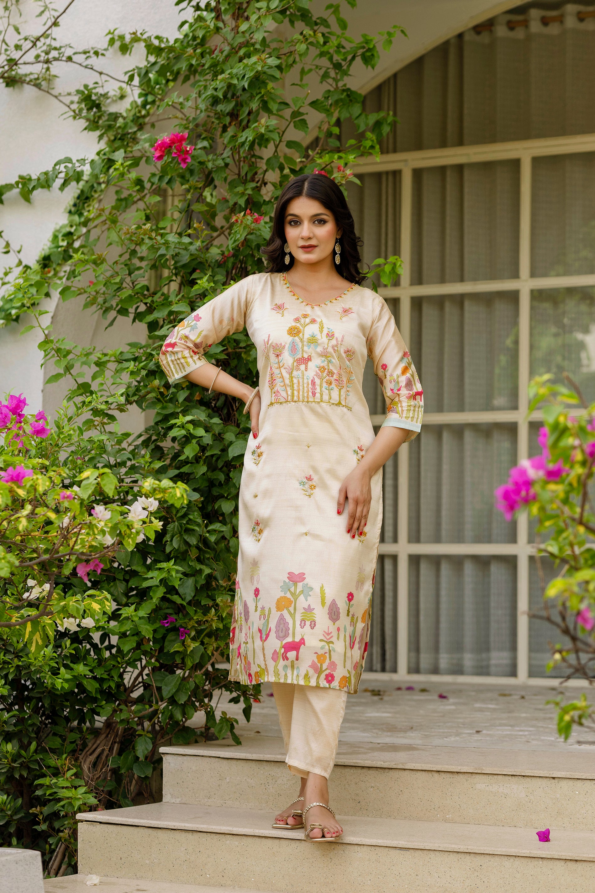 Cream Vichitra Silk Kurta Pant Set With Thread Embroidered With Print & Beads Work