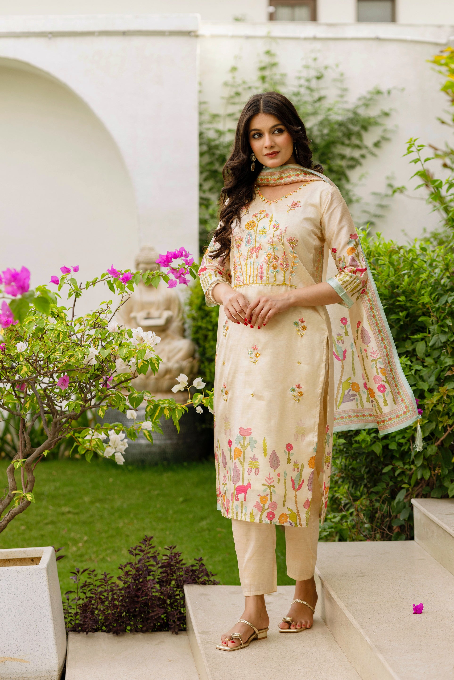 Cream Vichitra Silk Kurta Pant Set With Thread Embroidered With Print & Beads Work