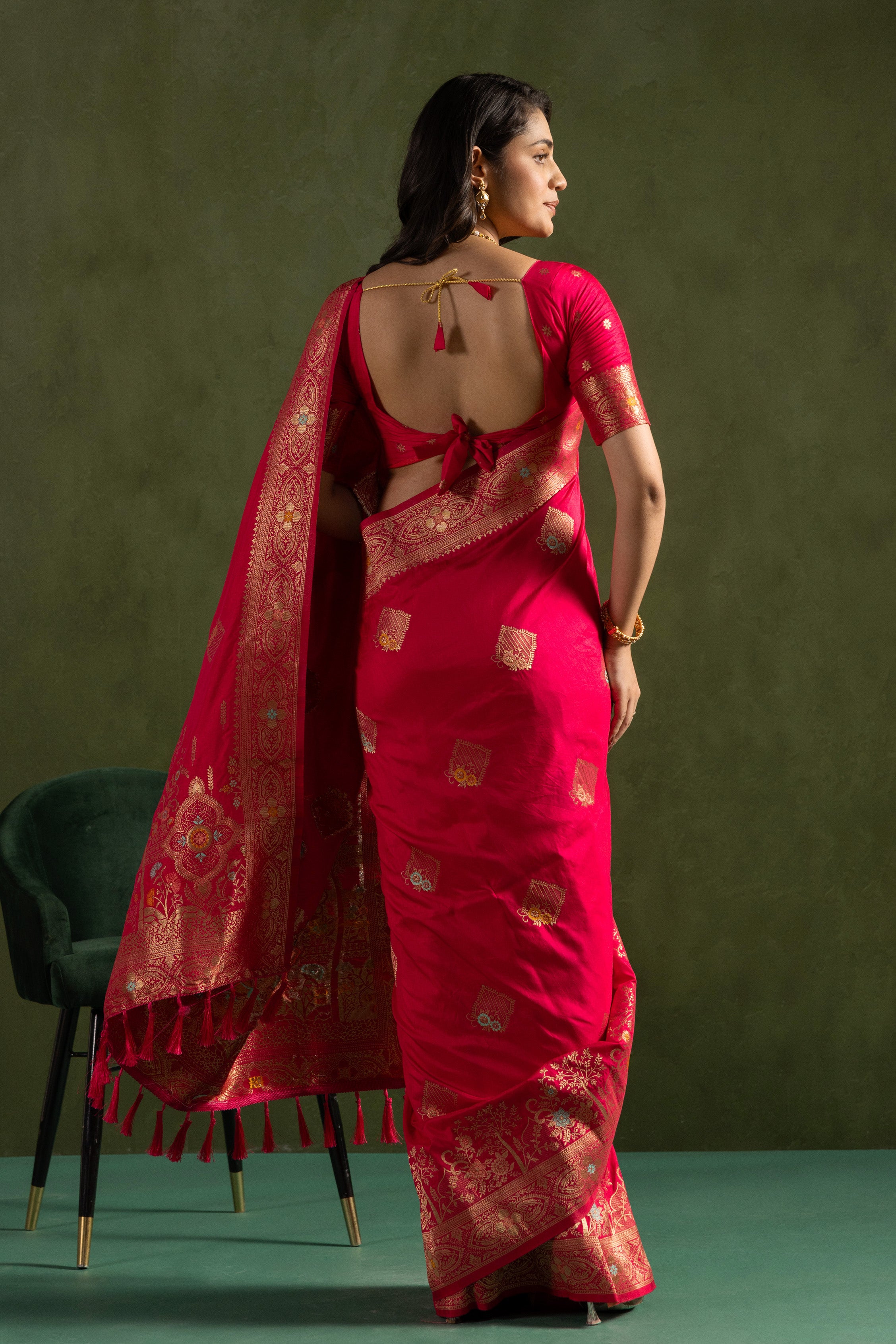 Dolla Silk Woven Jari Designer Ethnic Pink Sophisticated Partywear Saree