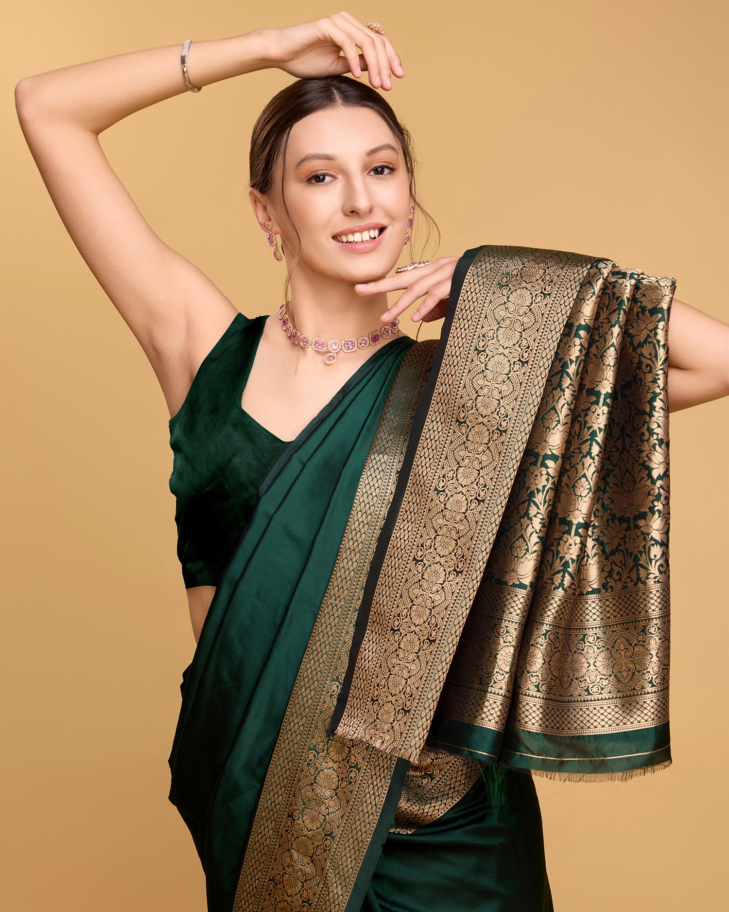Green Colour Beautiful Soft Silk Saree With Zari Woven Designer