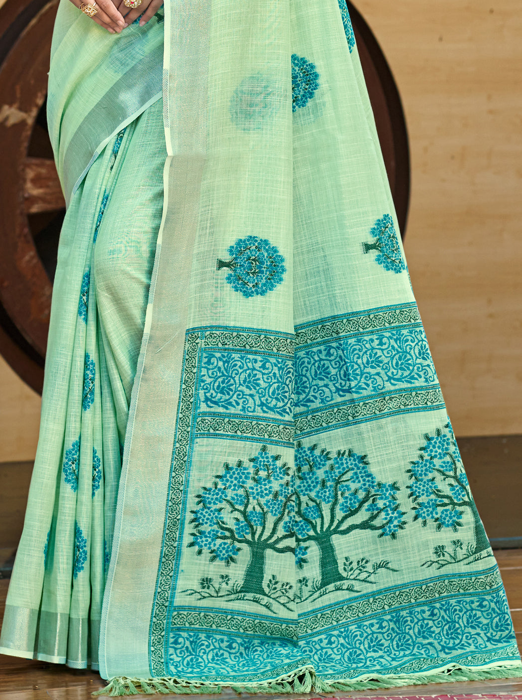 Green Linen Saree With Heritage Vibes and Modern Appeal