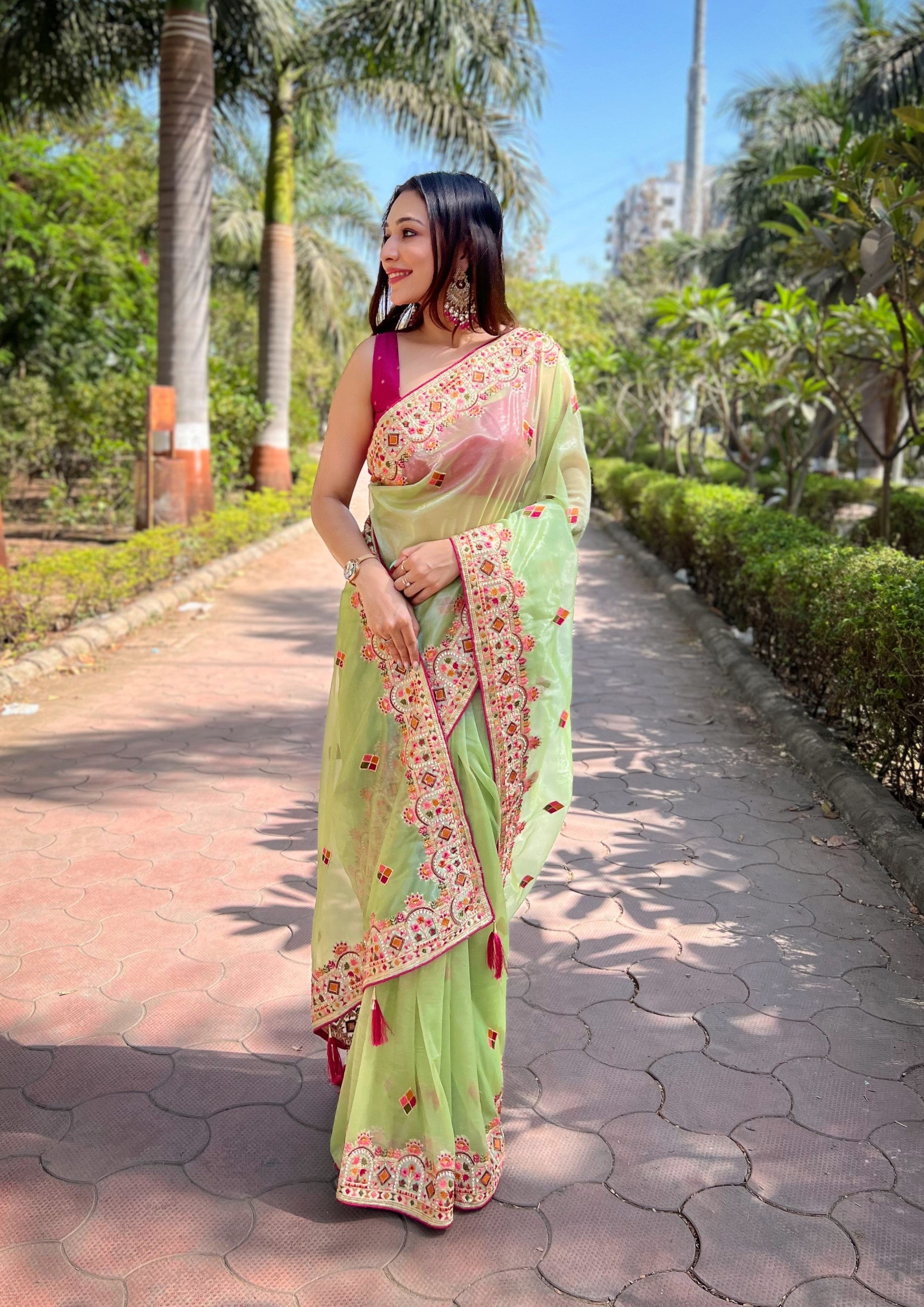 Green Silver Tissue Silk Heavy Embroidery Saree For Beautiful Ceremonial Saree