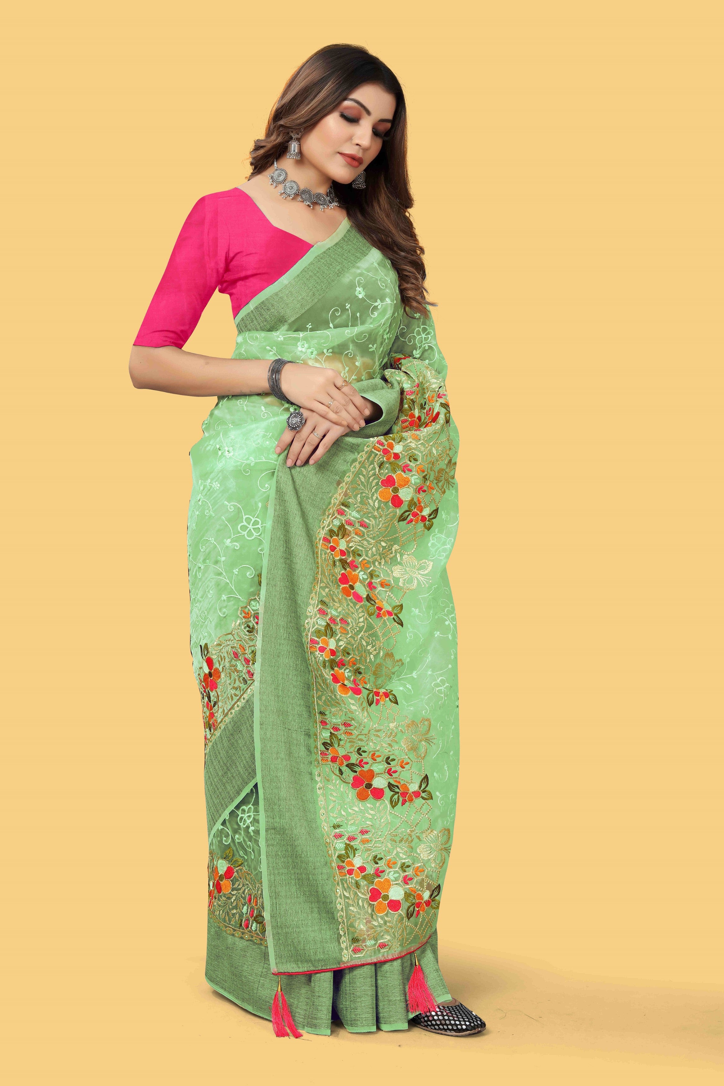 Green Woven Patta Organza Silk Saree With Embroidery And Stone Work
