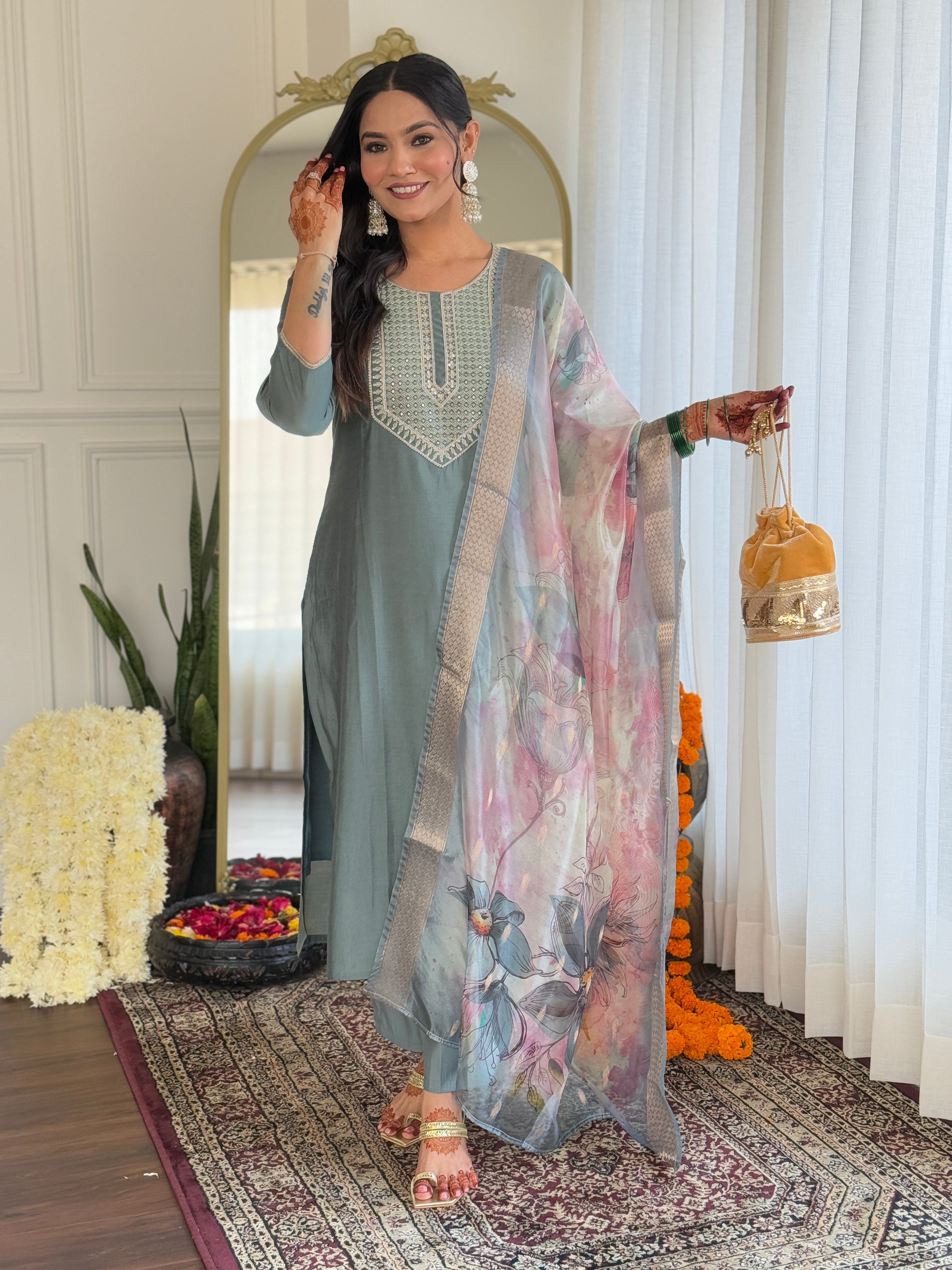 Grey Bsy Viscose Elegant Kurta Pant Set With Embroidery Work
