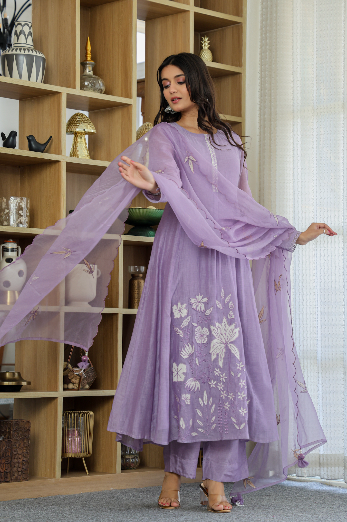 Lavender Chanderi Silk Kurta Pant Set With Heavy Thread Embroidery Work