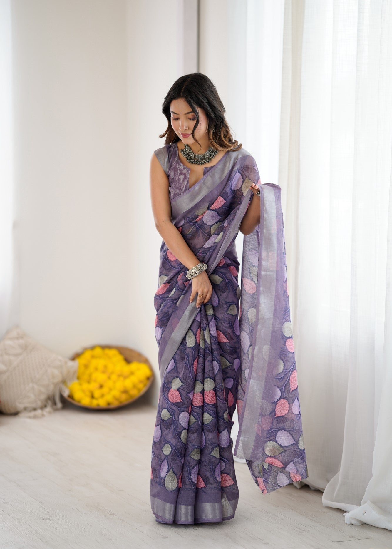 Lavender Linen Patta Saree With Printed Design