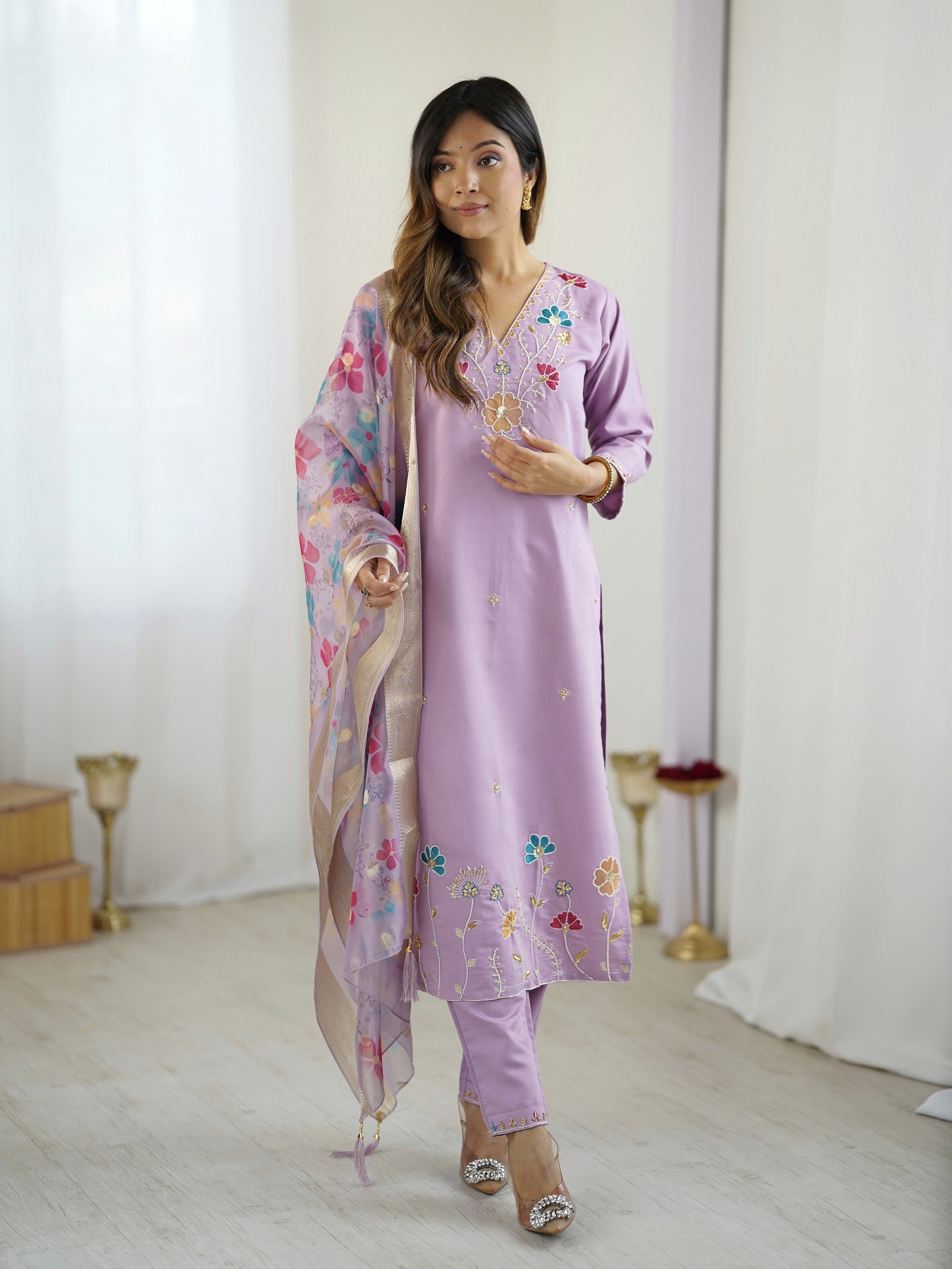 Lavender Viscose Gadhval Silk Kurta Pant Set With Thread Embroidered With Beads Work