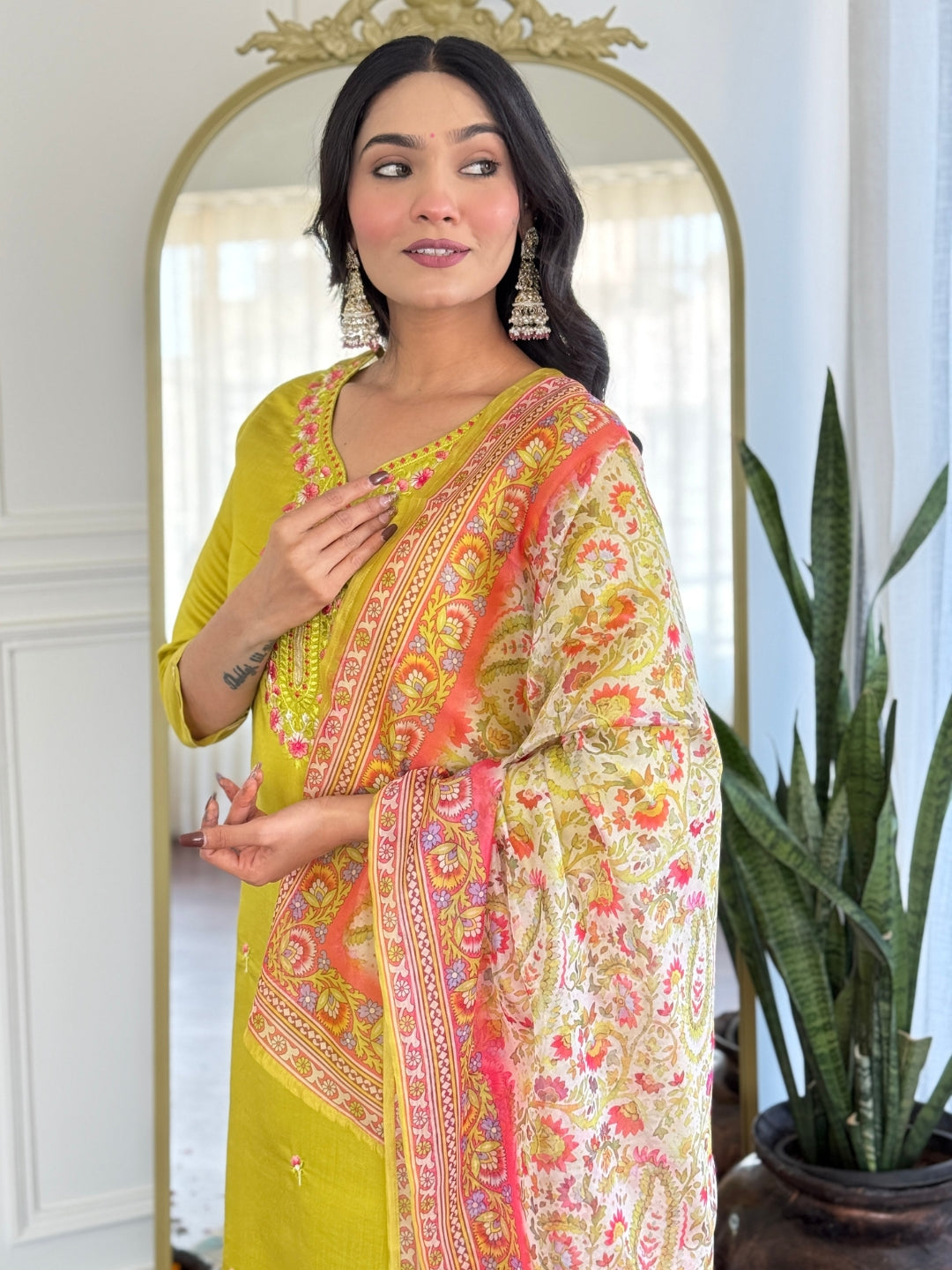 Liril Rayon Elegant Kurta Pant Set With Embroidery Work
