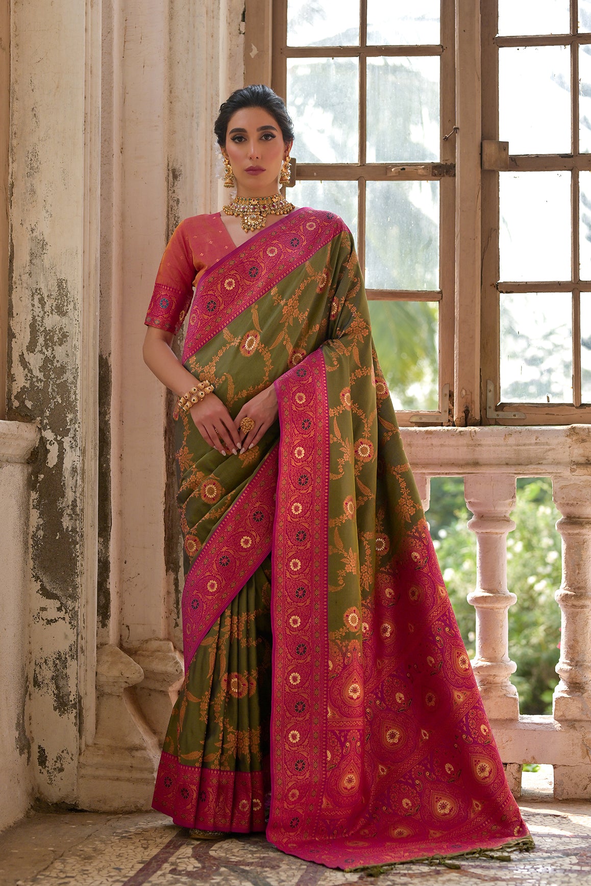 Mahendi Banarasi Silk Saree with Floral Jal and Contrast Pallu