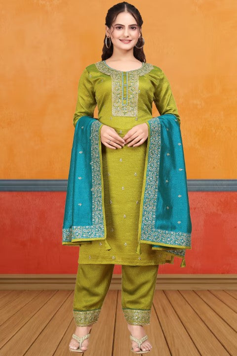 Mehendi Vichirta Silk Kurta Pant With Thread Embroidery Work