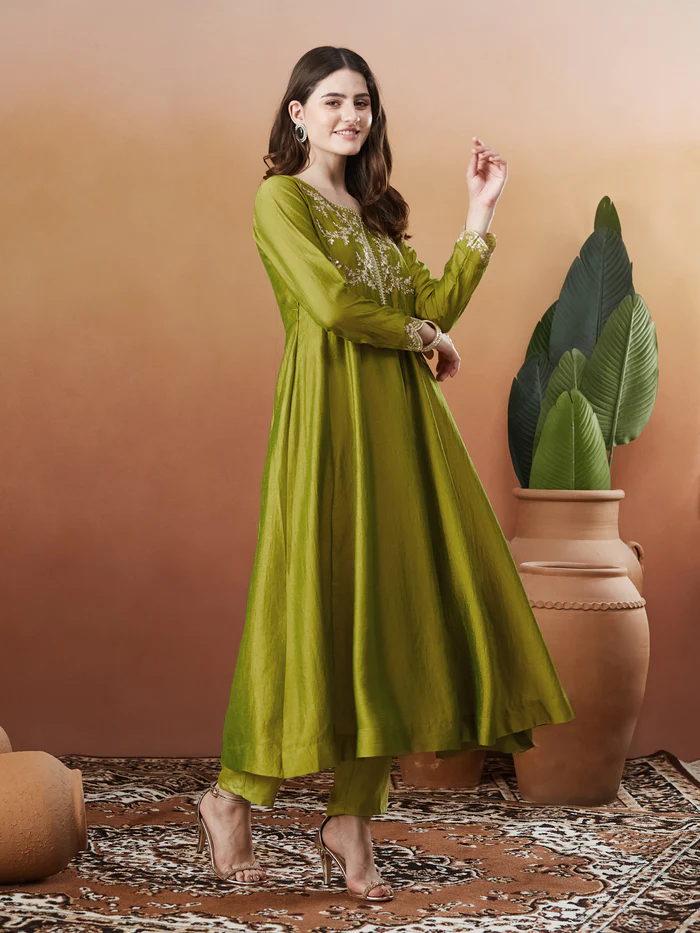 Mehendi Vichitra Silk Kurta Pant Set With Thread Embroidered With Sequins Work
