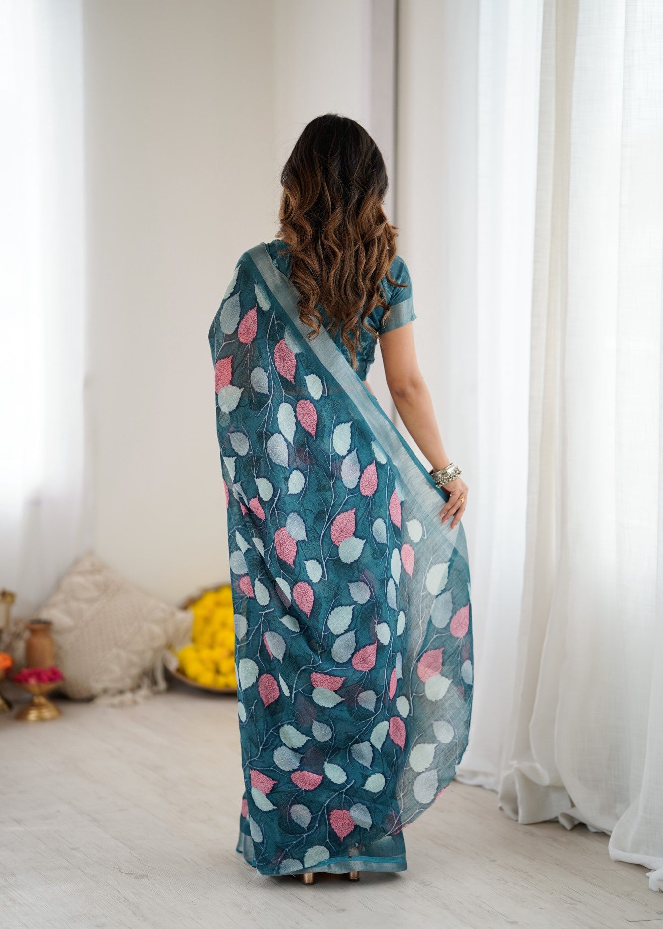 Morpich Linen Patta Saree With Printed Design