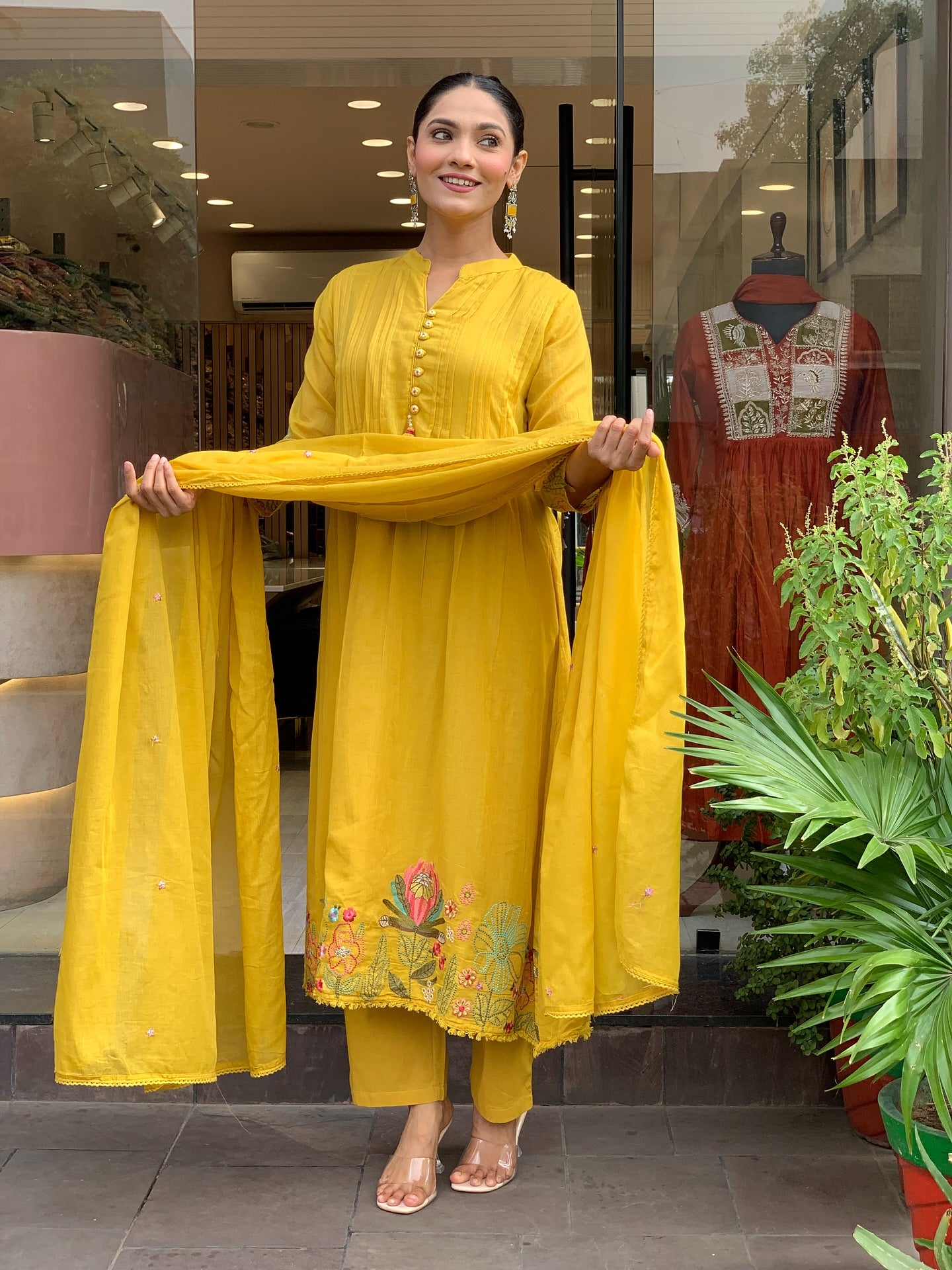 Mustard Chanderi Silk Kurta Pant Set With Heavy Thread Embroidery Work