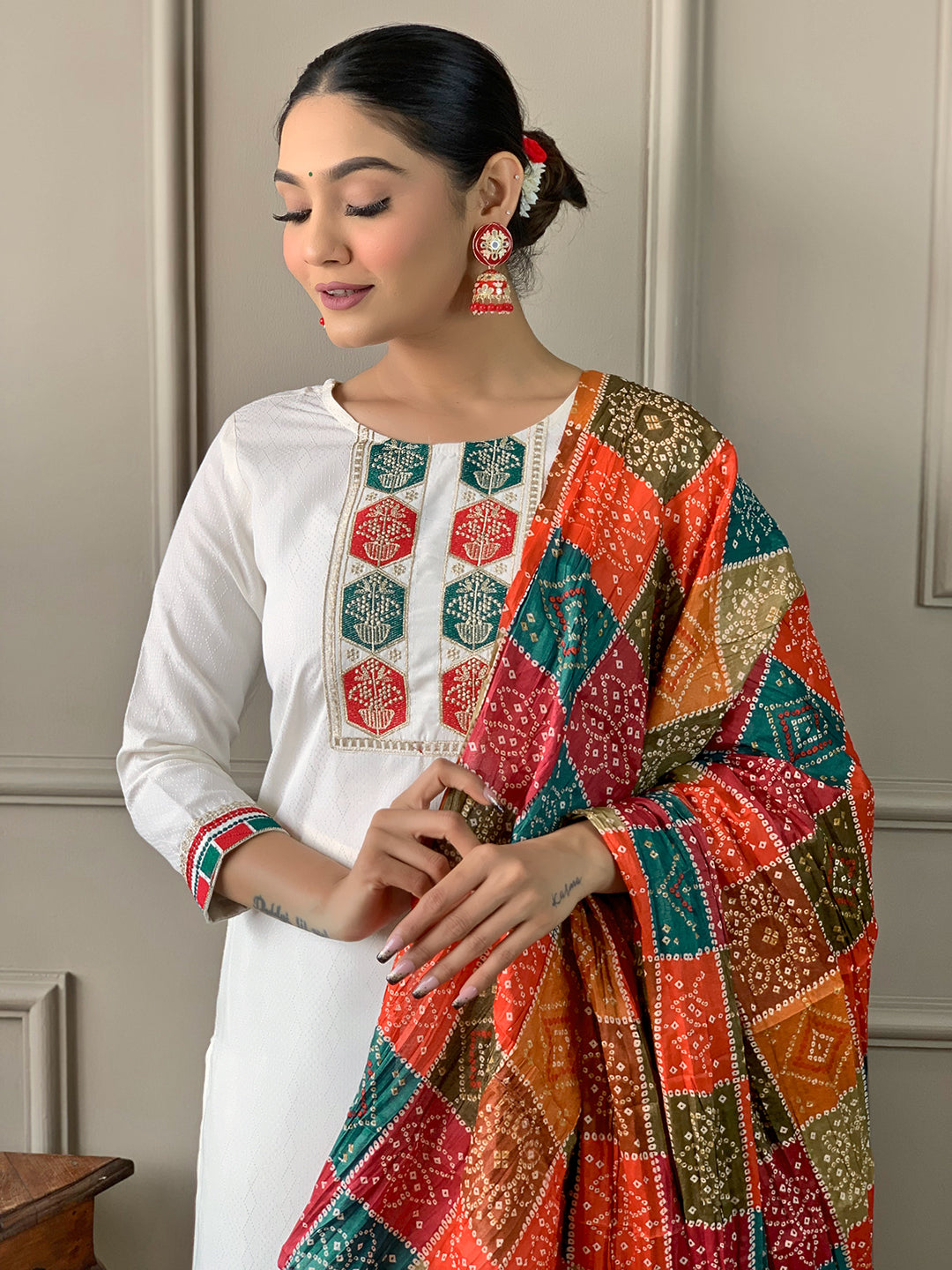 Off White Viscose Elegant Kurta Pant Set With Embroidery Work
