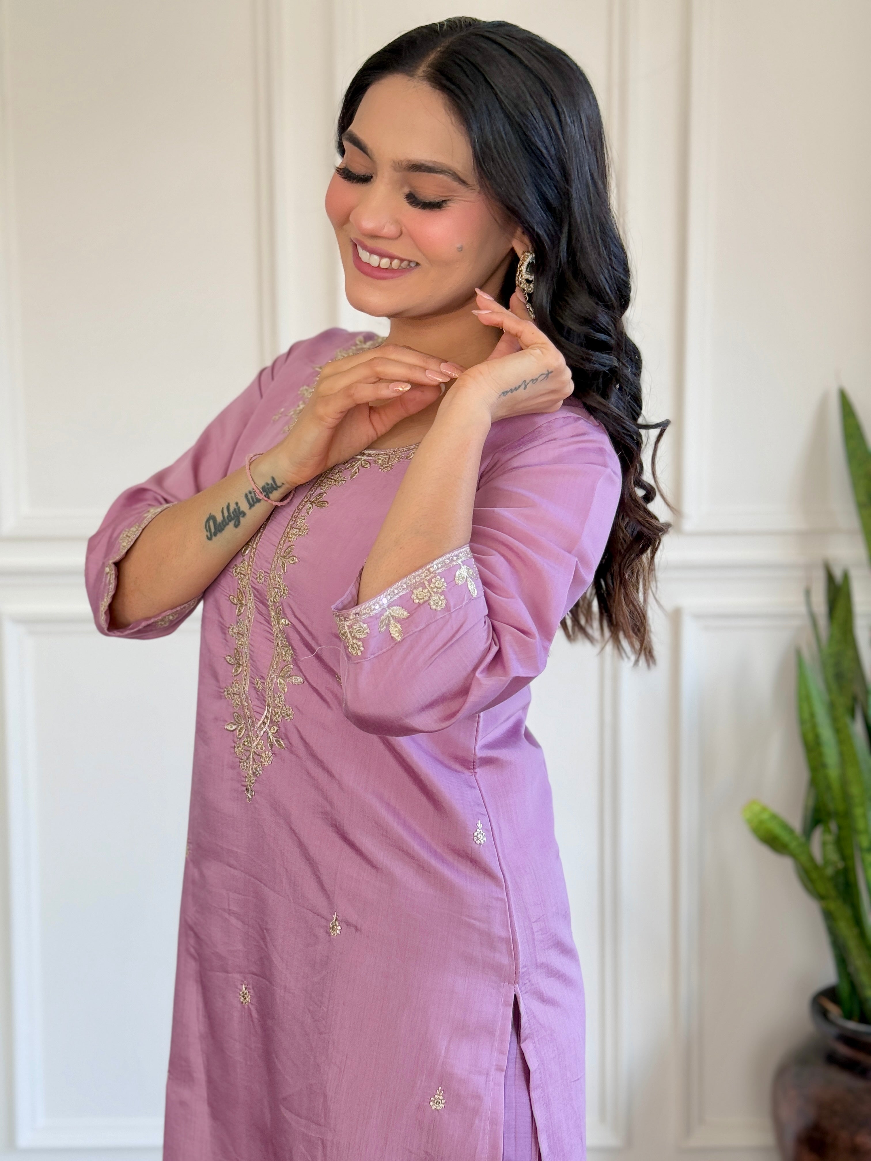Onion Pink Chanderi Kurta Pant With Heavy Thread Embroidery