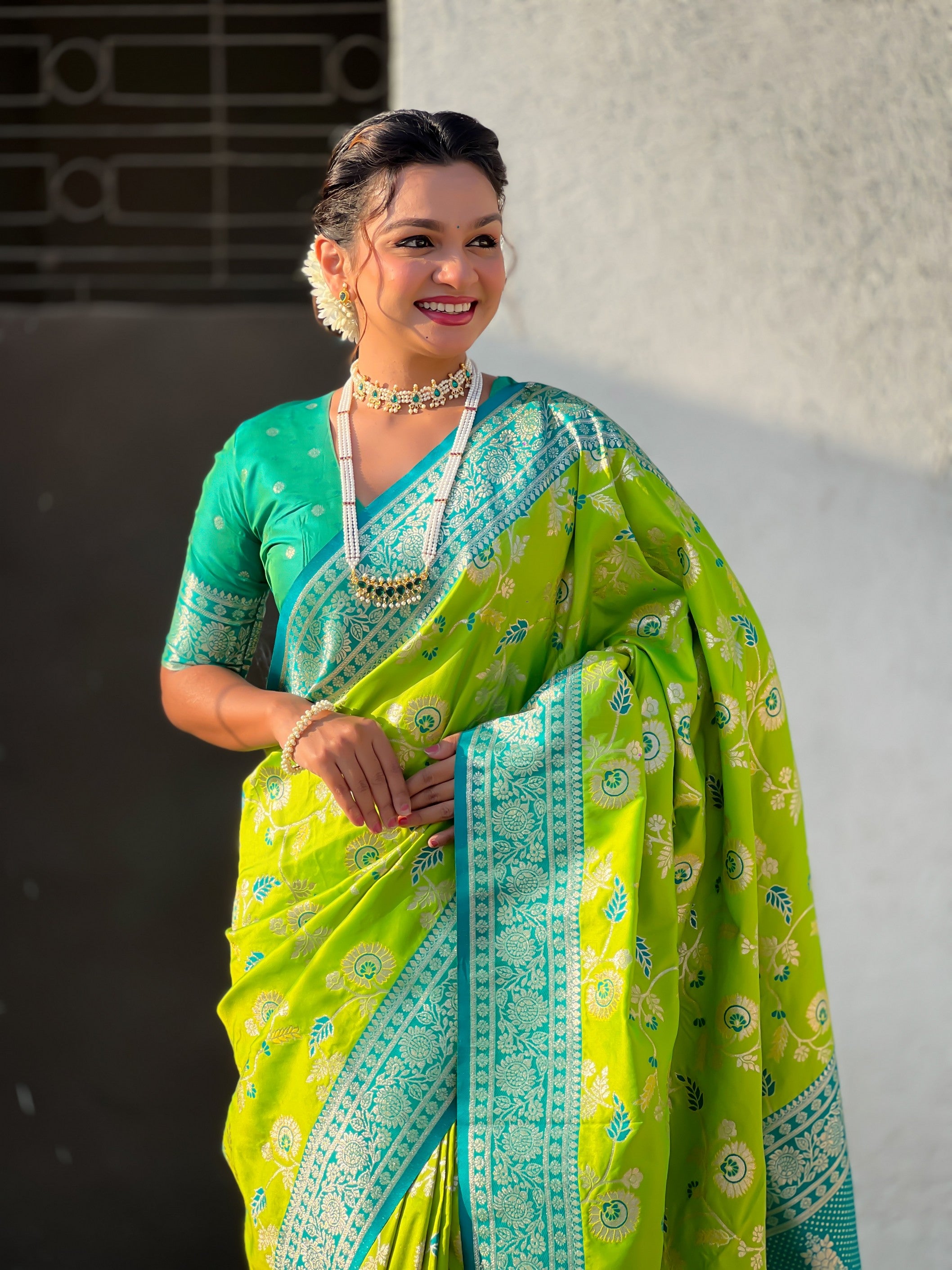 Parrot Banarasi Silk Weaving Meenakari Designer Heavy Looks Saree