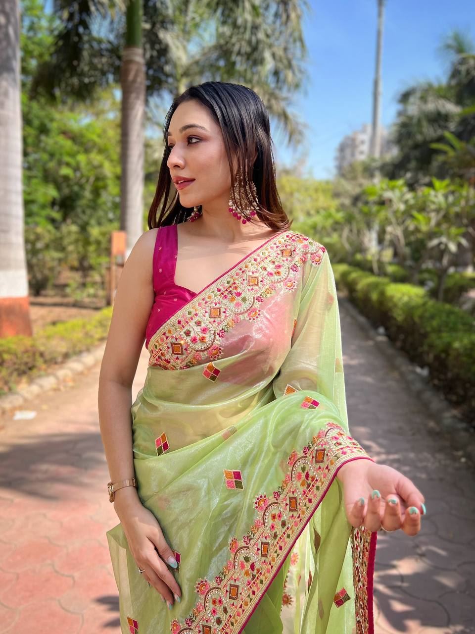 Parrot Colour Twill Net Designer Embroidery Work Saree