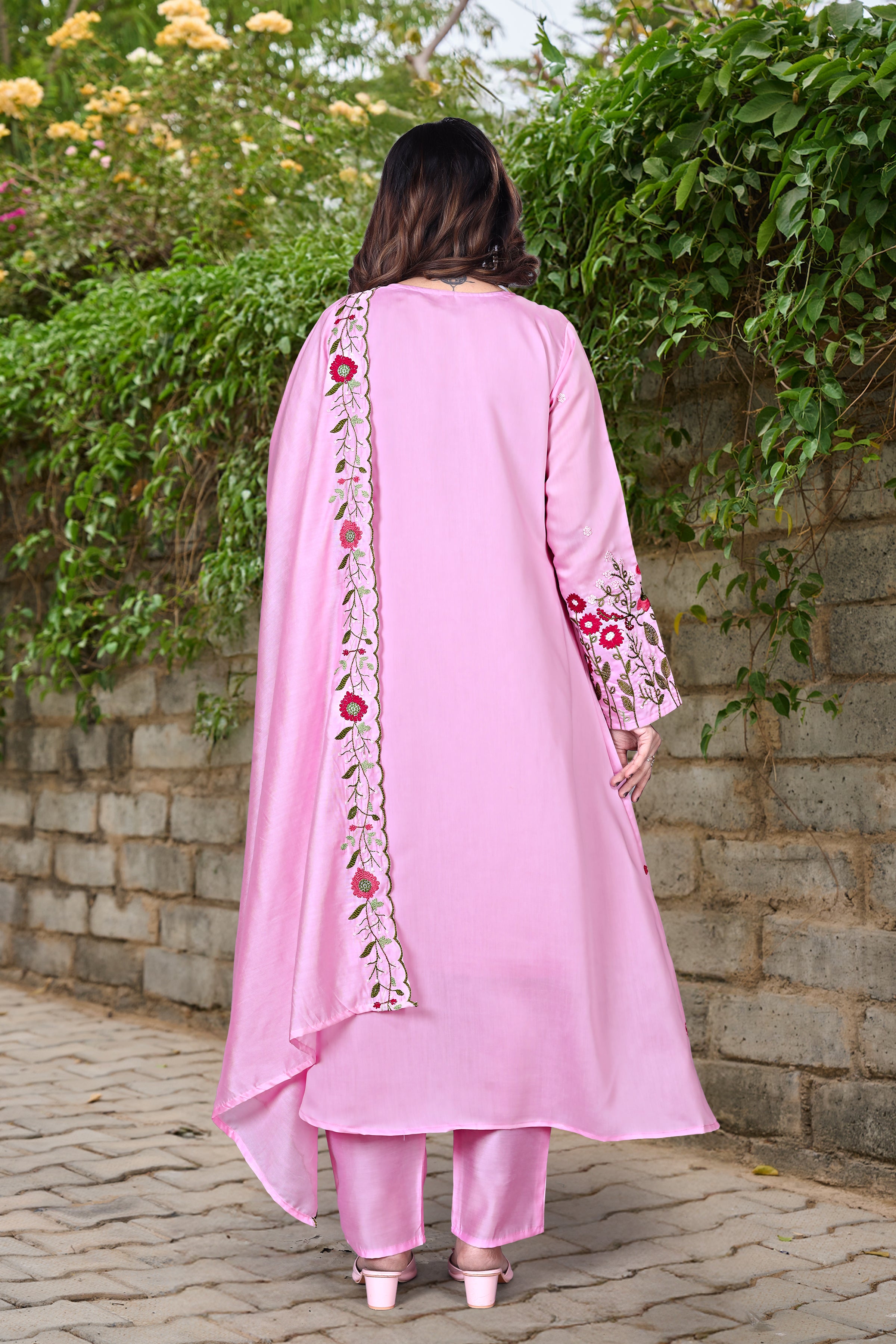 Pink Chanderi Silk Kurta Pant Set With Heavy Thread Embroidery With Hand Work