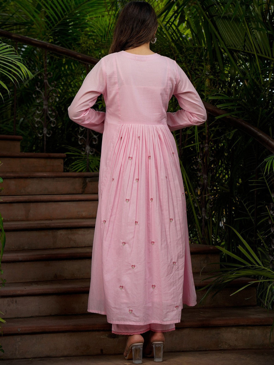 Pink Chanderi Silk Kurta Pant Set With Heavy Thread Embroidery Work