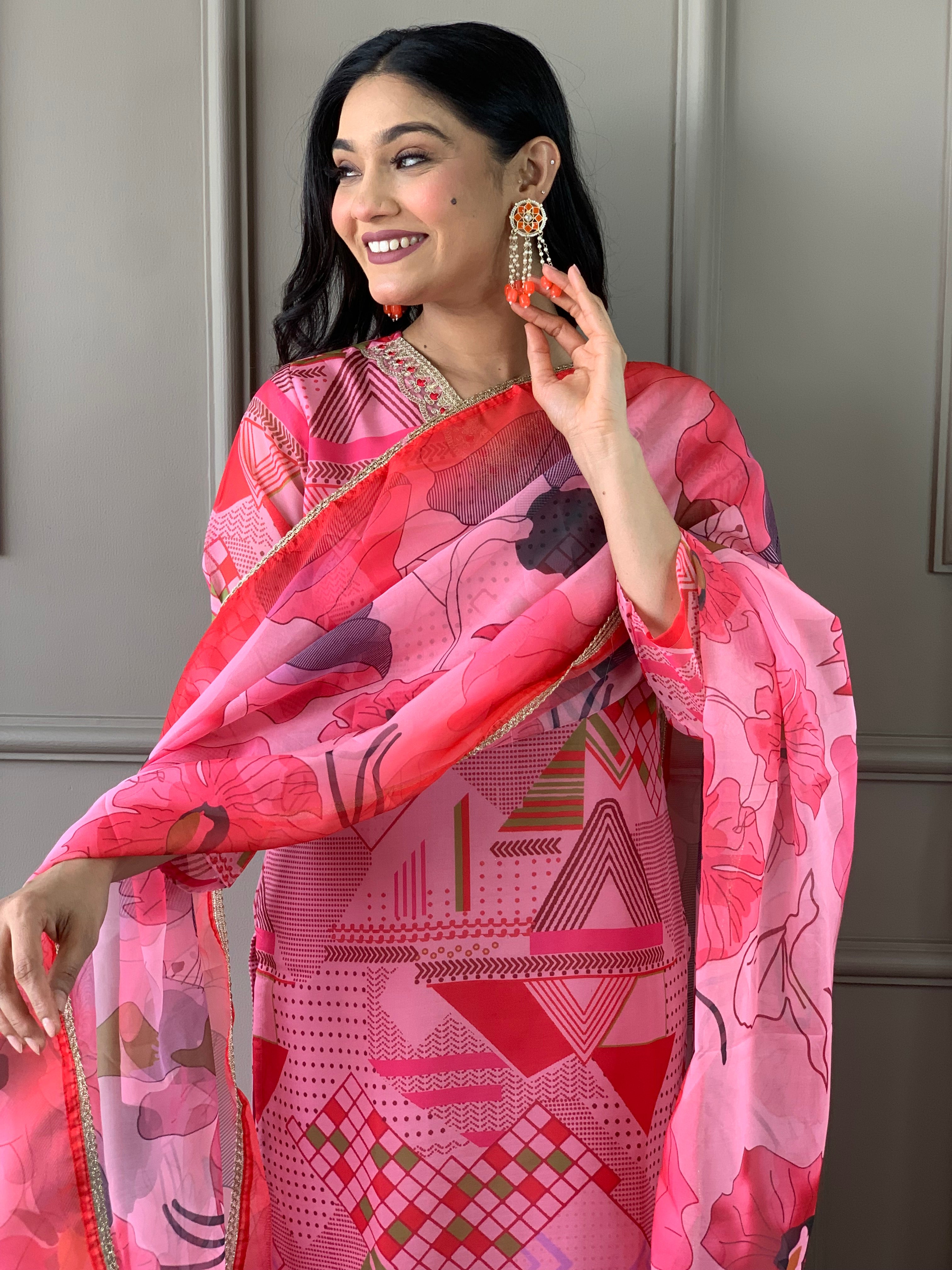 Pink Viscose Chanderi Kurta Pant Set with Printed With Thread Embroidery Work on Neck