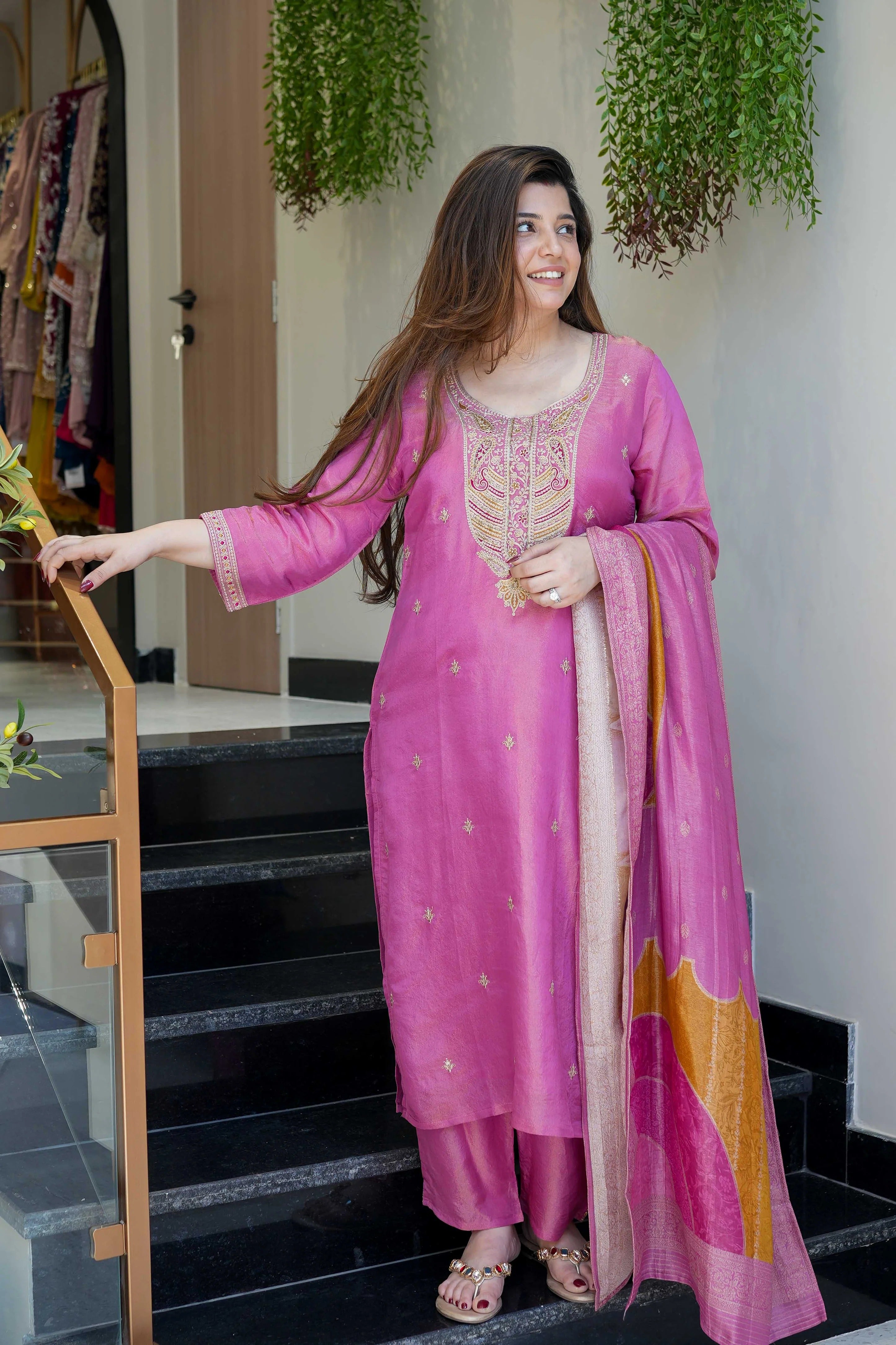 Pink Viscose Shimmer Kurta Pant Set With Heavy Thread Embroidery Work With Jacquard Dupatta