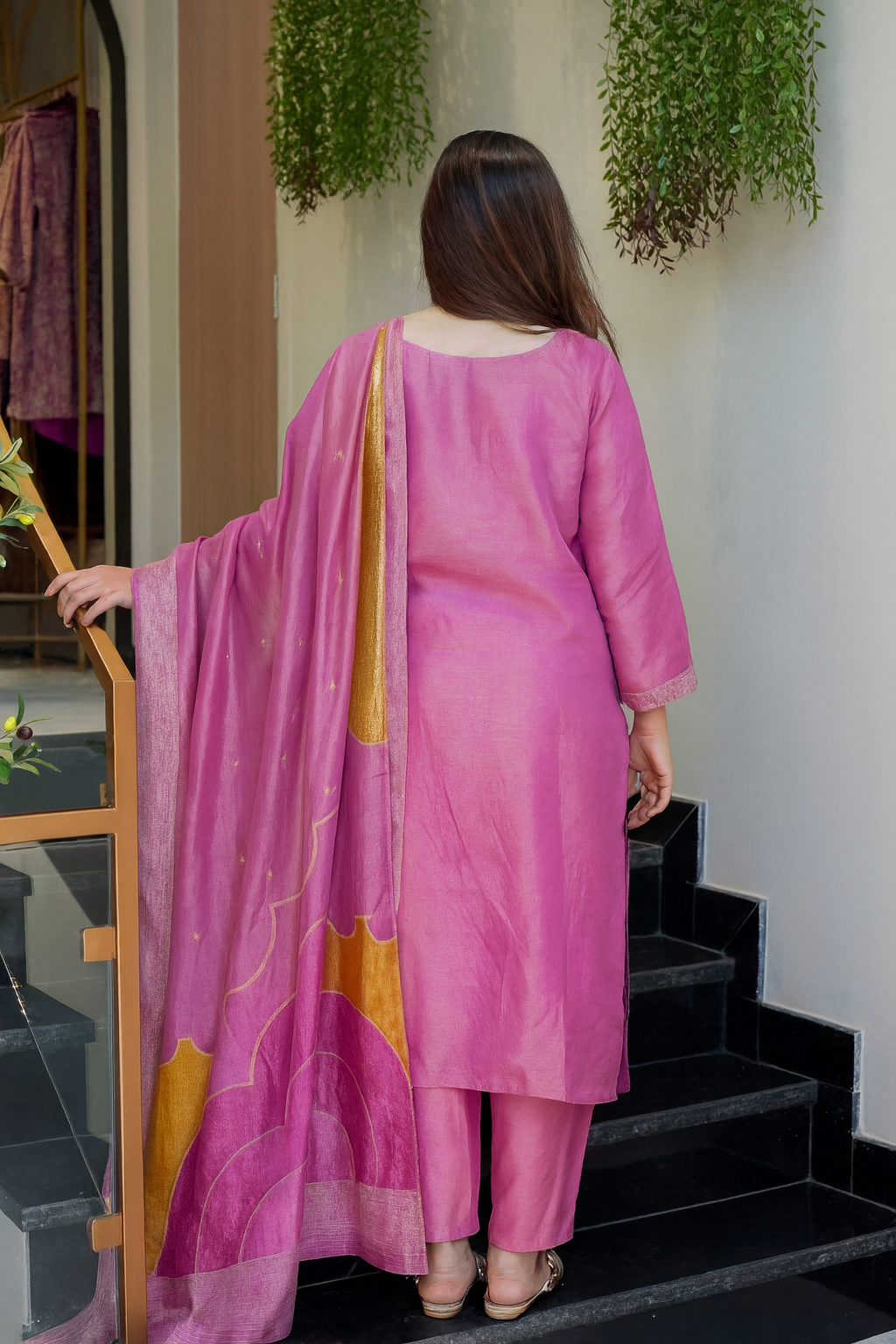 Pink Viscose Shimmer Kurta Pant Set With Heavy Thread Embroidery Work With Jacquard Dupatta