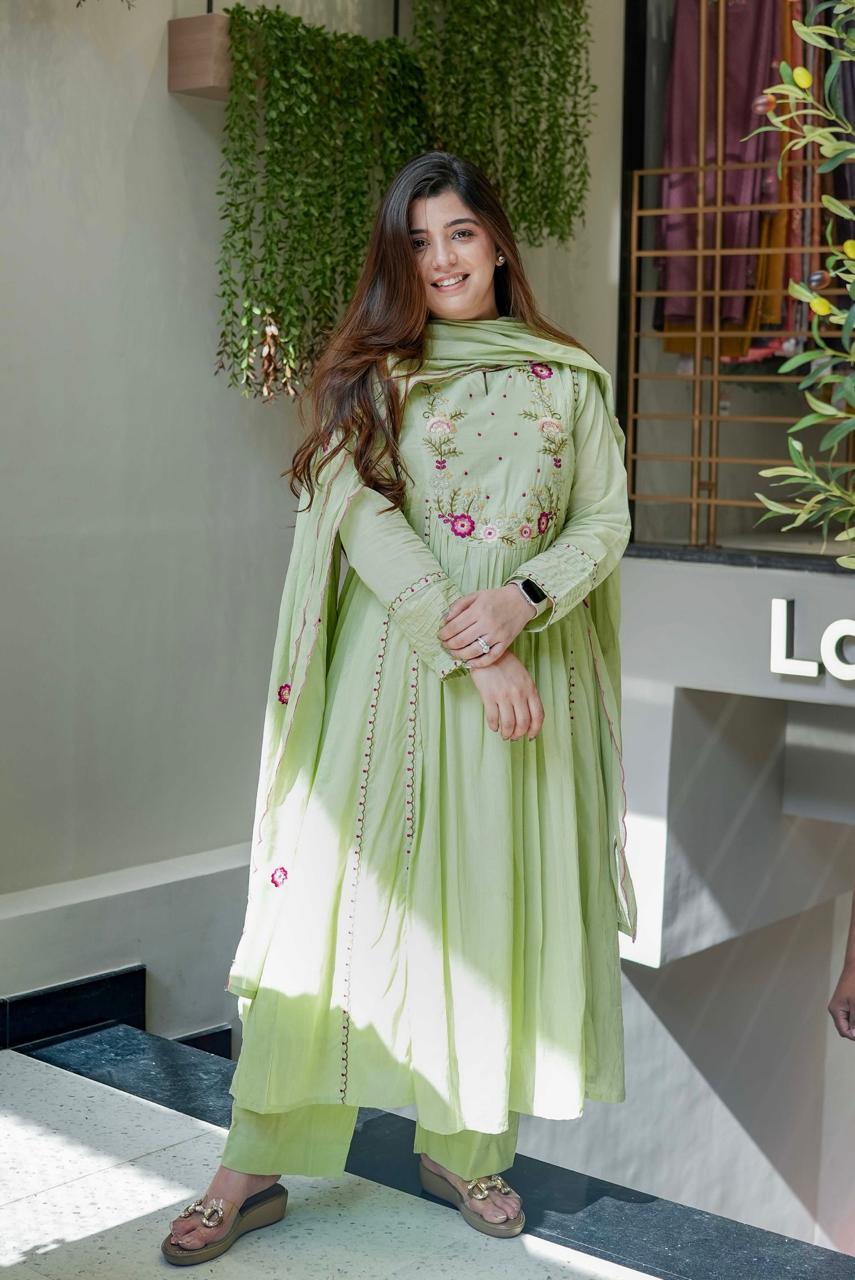 Pista Green Chanderi Silk Kurta Pant Set With Heavy Thread Embroidery Work