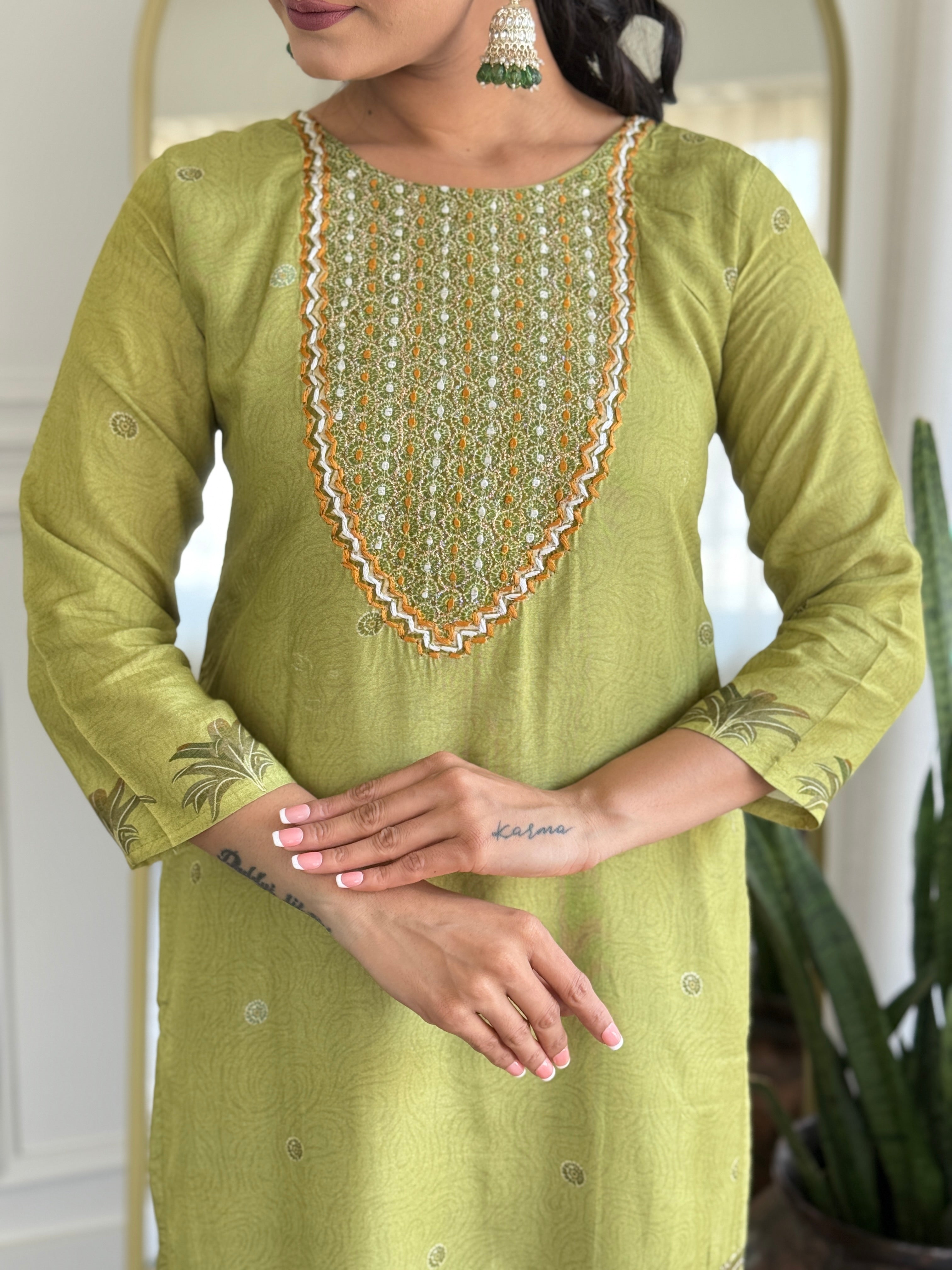 Pista Green Pure Muslin Kurta Pant Set With Heavy Thread Embroidery Work With Digital Print