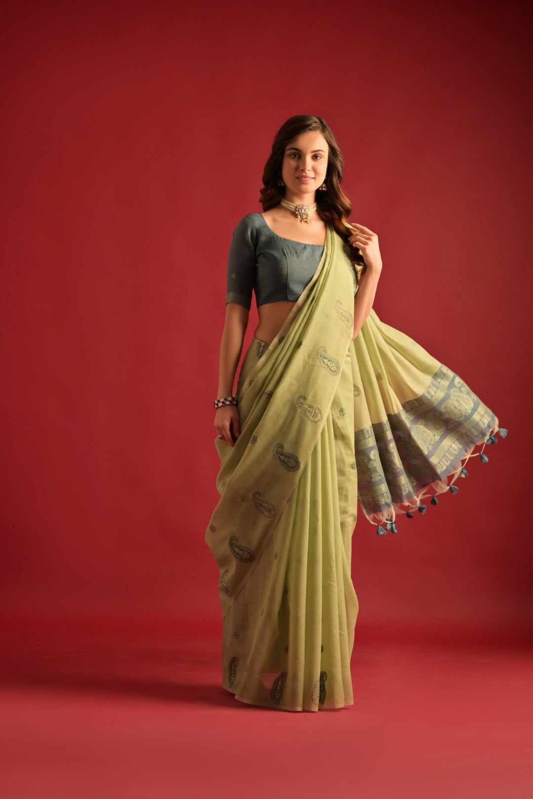 Pista Mul Cotton Saree with Keri Pallu and Butti Weaves