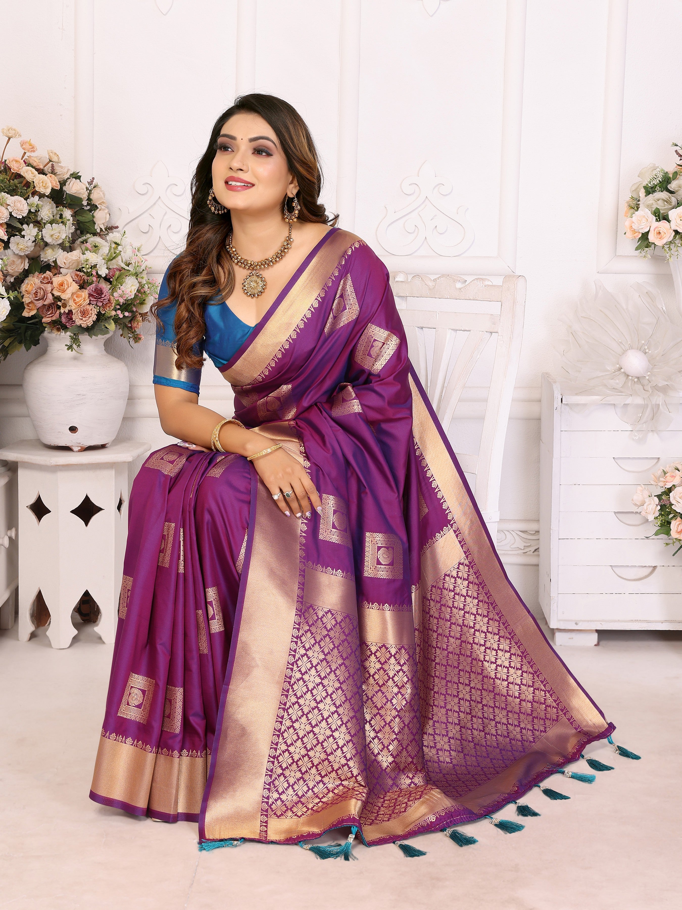 Purple Graceful Soft Silk Saree With Woven Zari Work