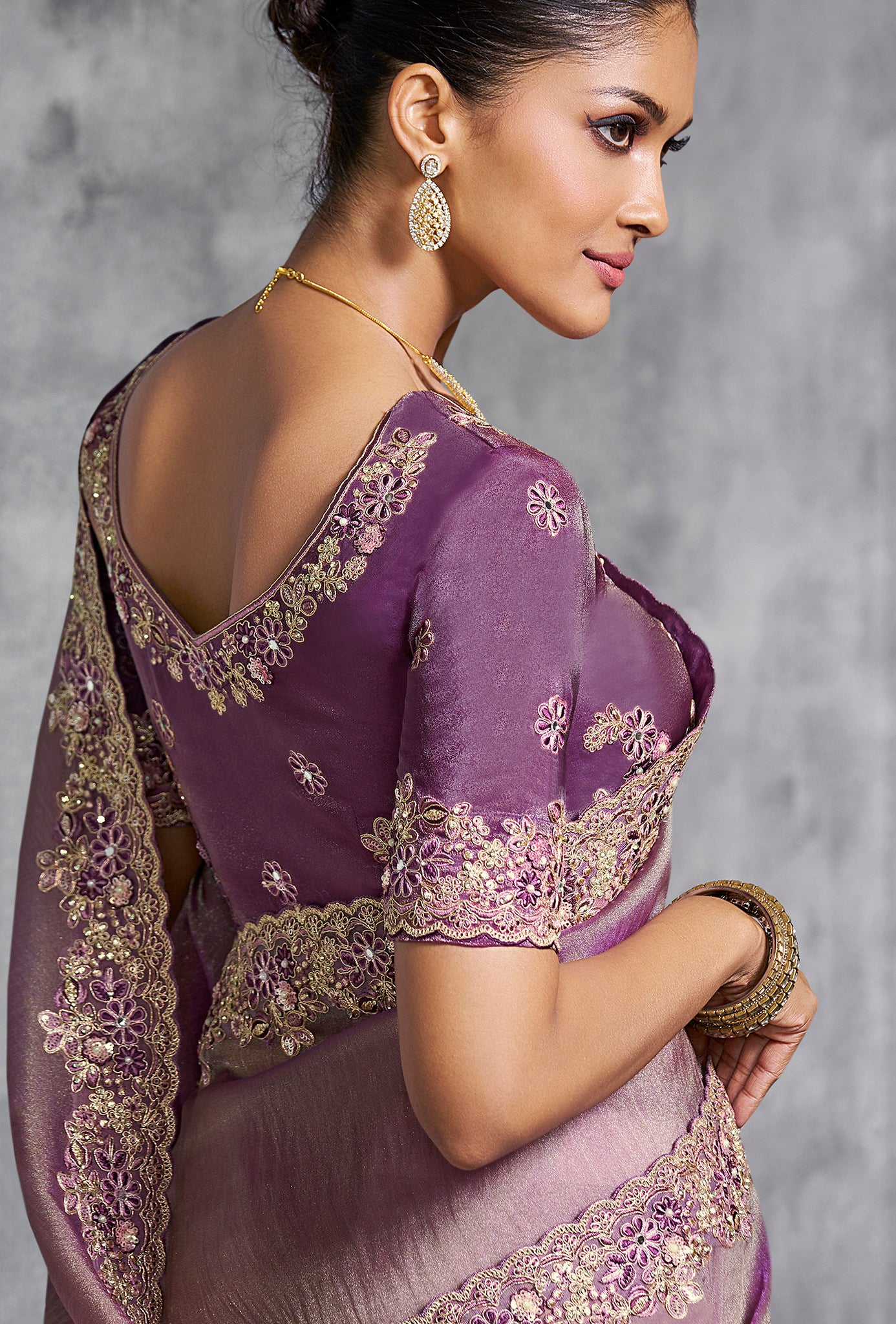 Purple Saree With Thread Embroidery Work ,Hand-Finished Stone & Mirror work With Embroidery Blouse