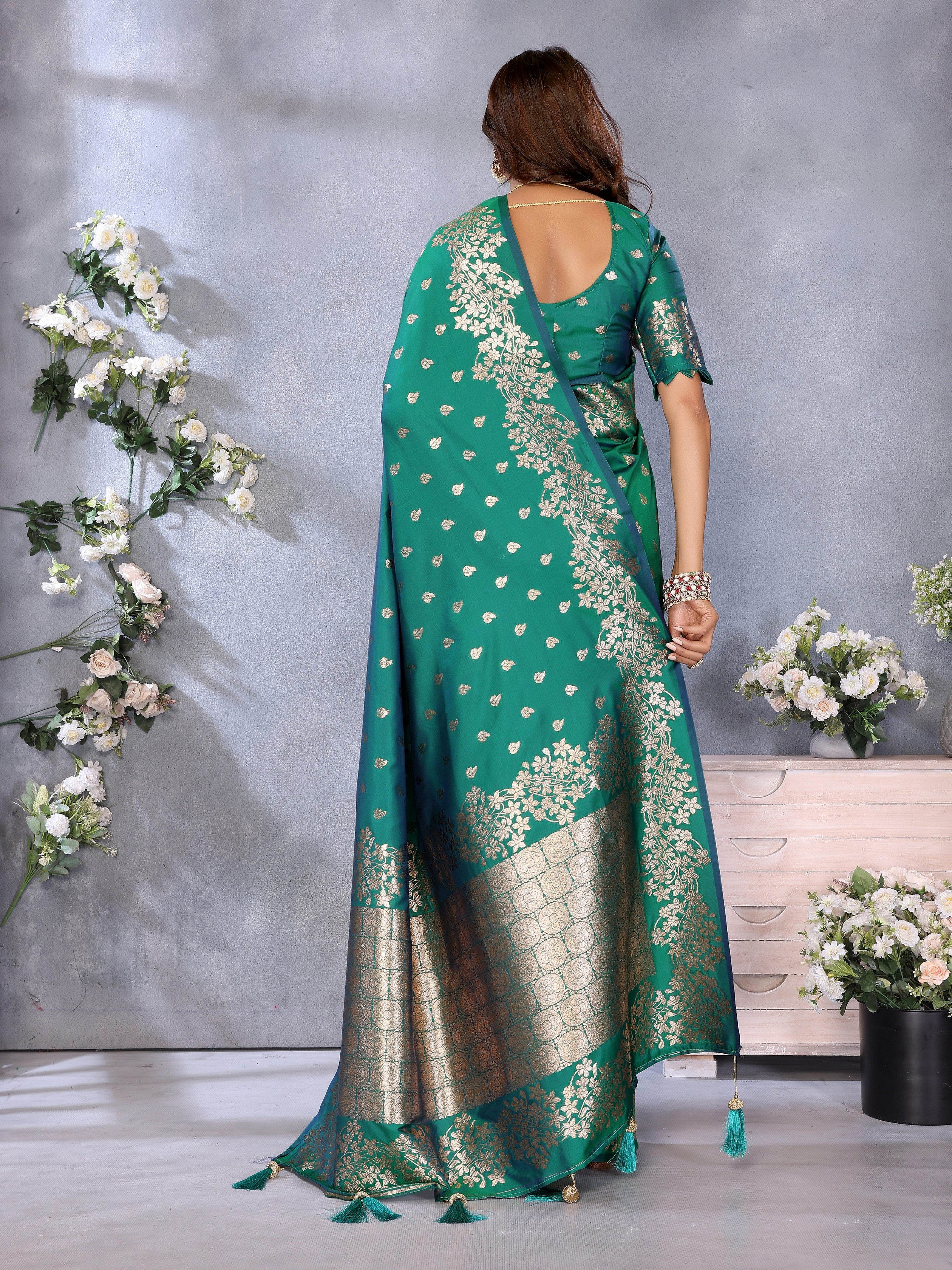 Rama Banarasi Silk Jacquard Weving Designer Floral Ceremonial Festive Saree