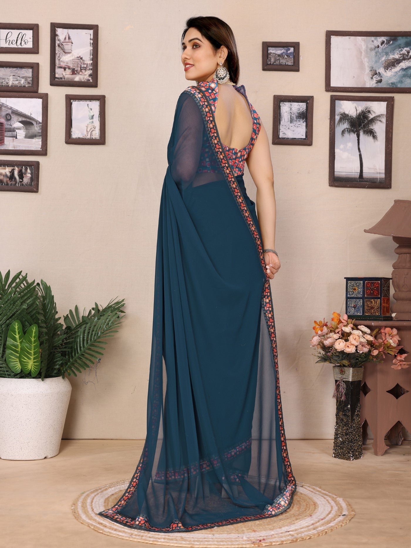 Rama Georgette Saree With Plain Design And Digital Print Blouse