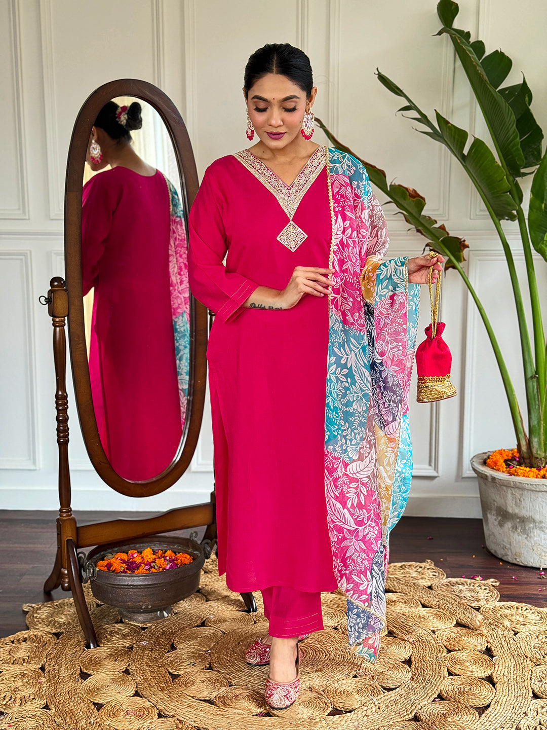 Red Chanderi Silk Elegant Kurta Pant Set With Embroidery Work