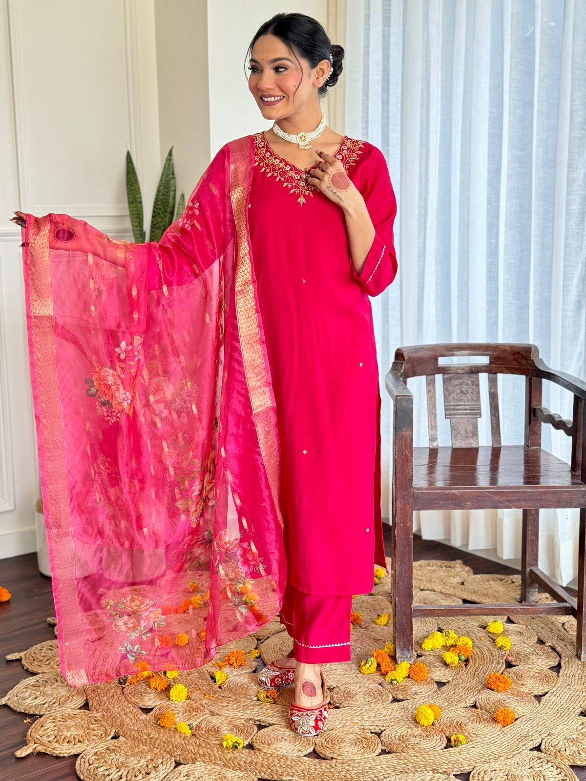 Red Viscose Elegant Kurta Pant Set With Embroidery Work