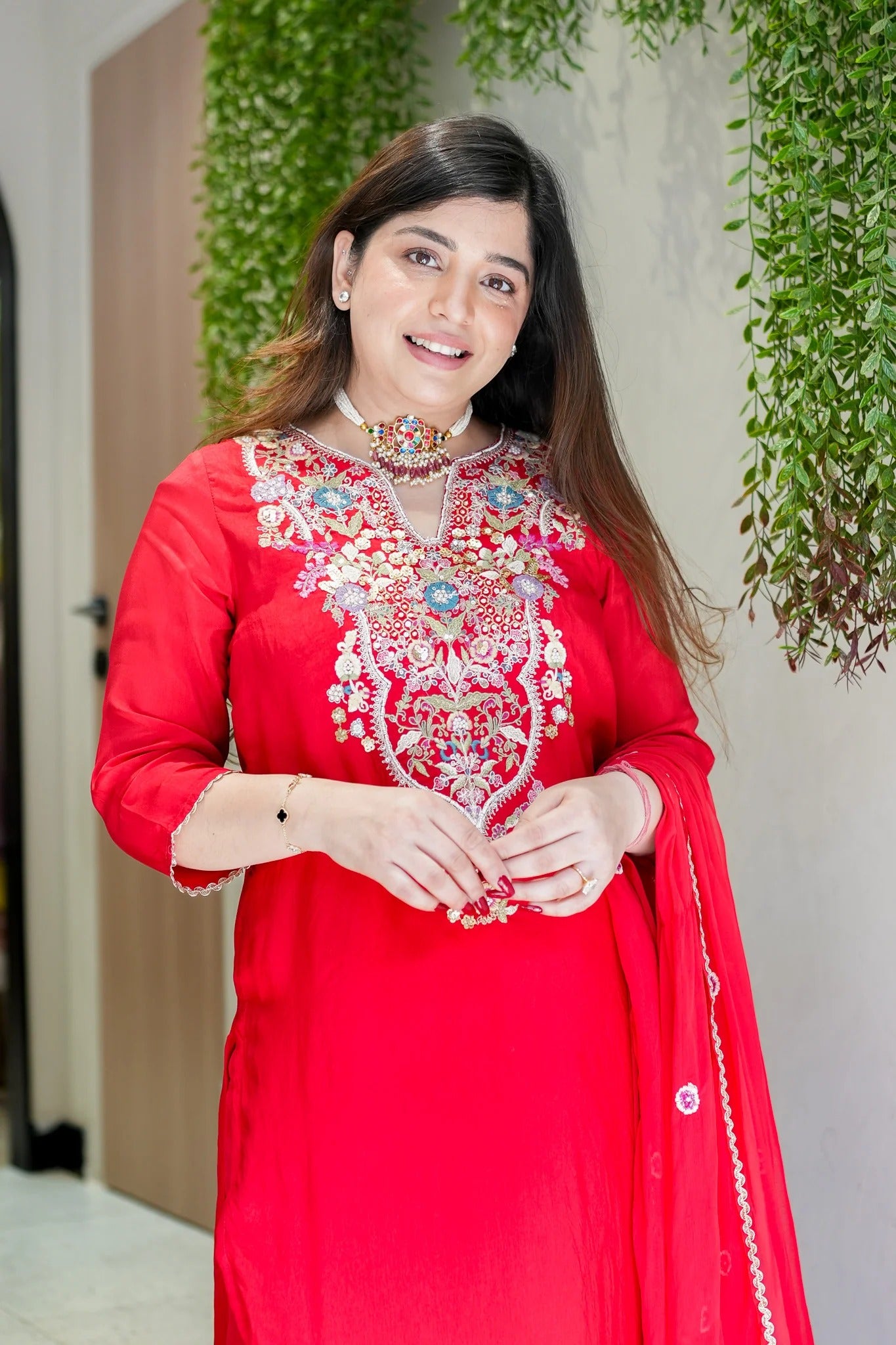 Red Viscose Shimmer Kurta Pant Set With Heavy Thread Embroidery Work