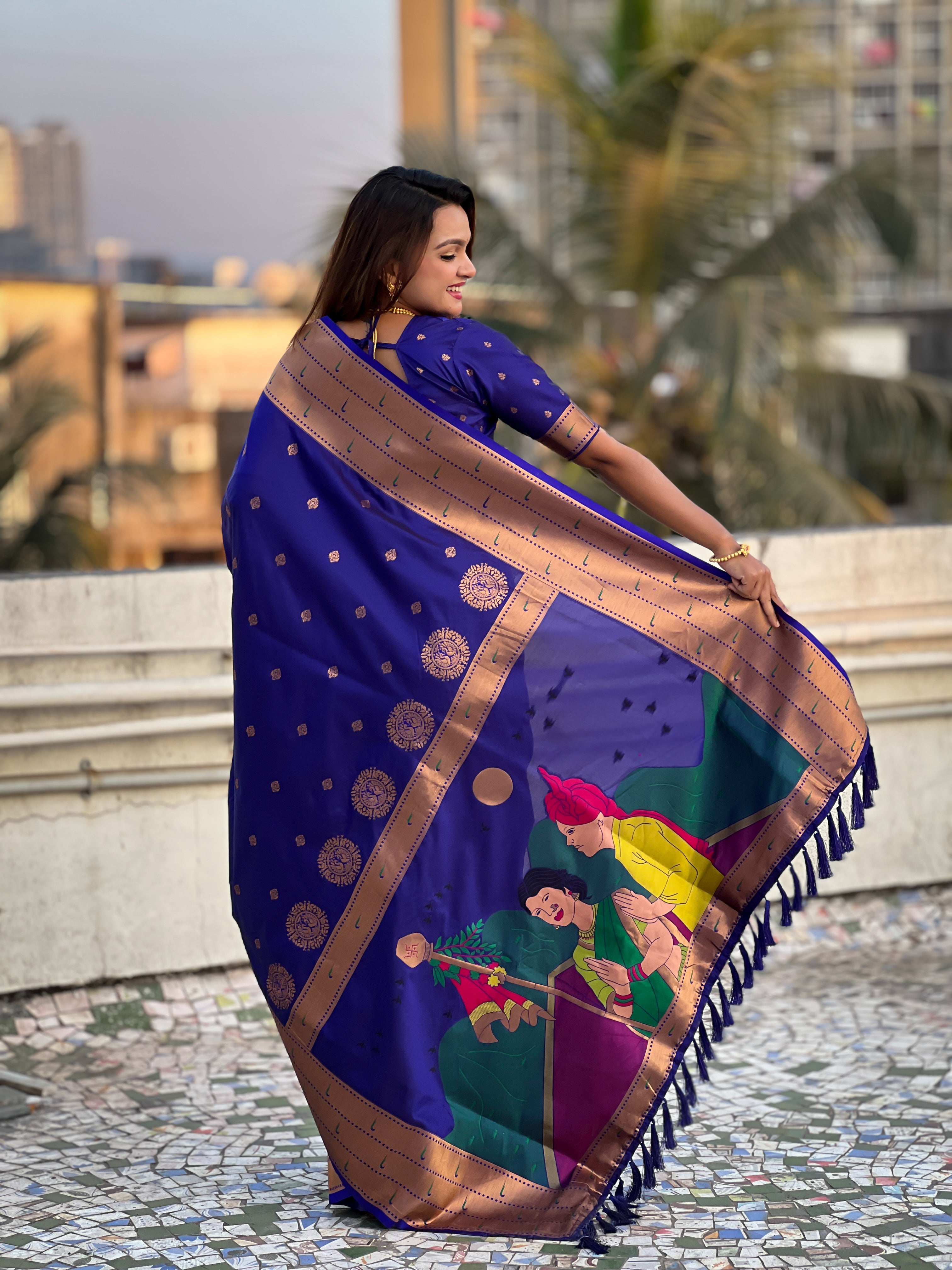 Royal Blue Soft Silk Weaving Figure Pallu Designer Ceremonial Saree