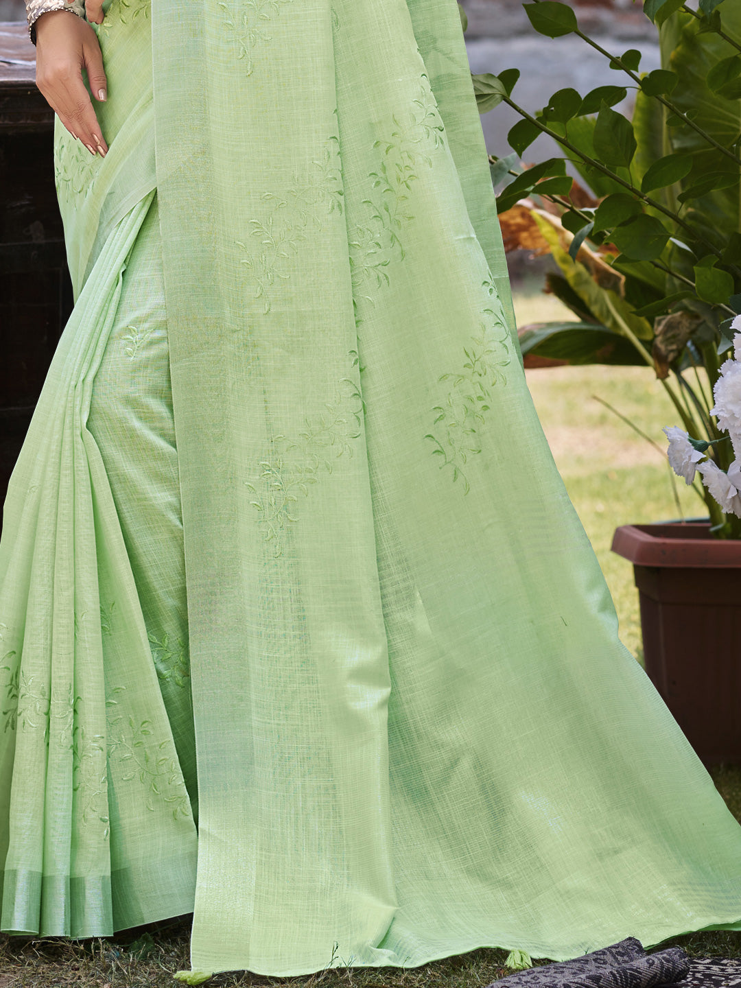 Shimmering Green Linen Festival Saree for Women