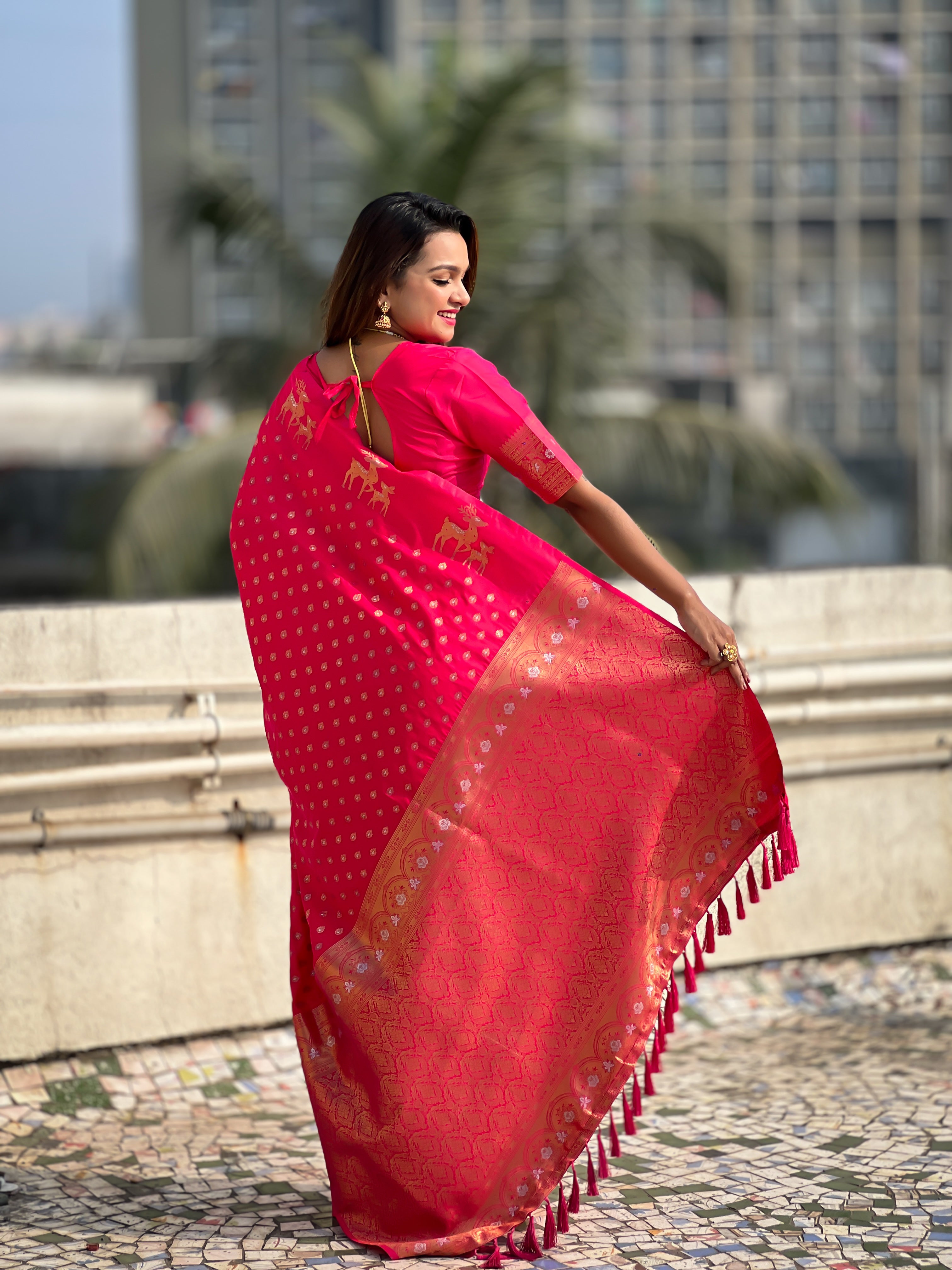 Weaving Dual Jari Designer Pink Soft Silk Ethnic Saree
