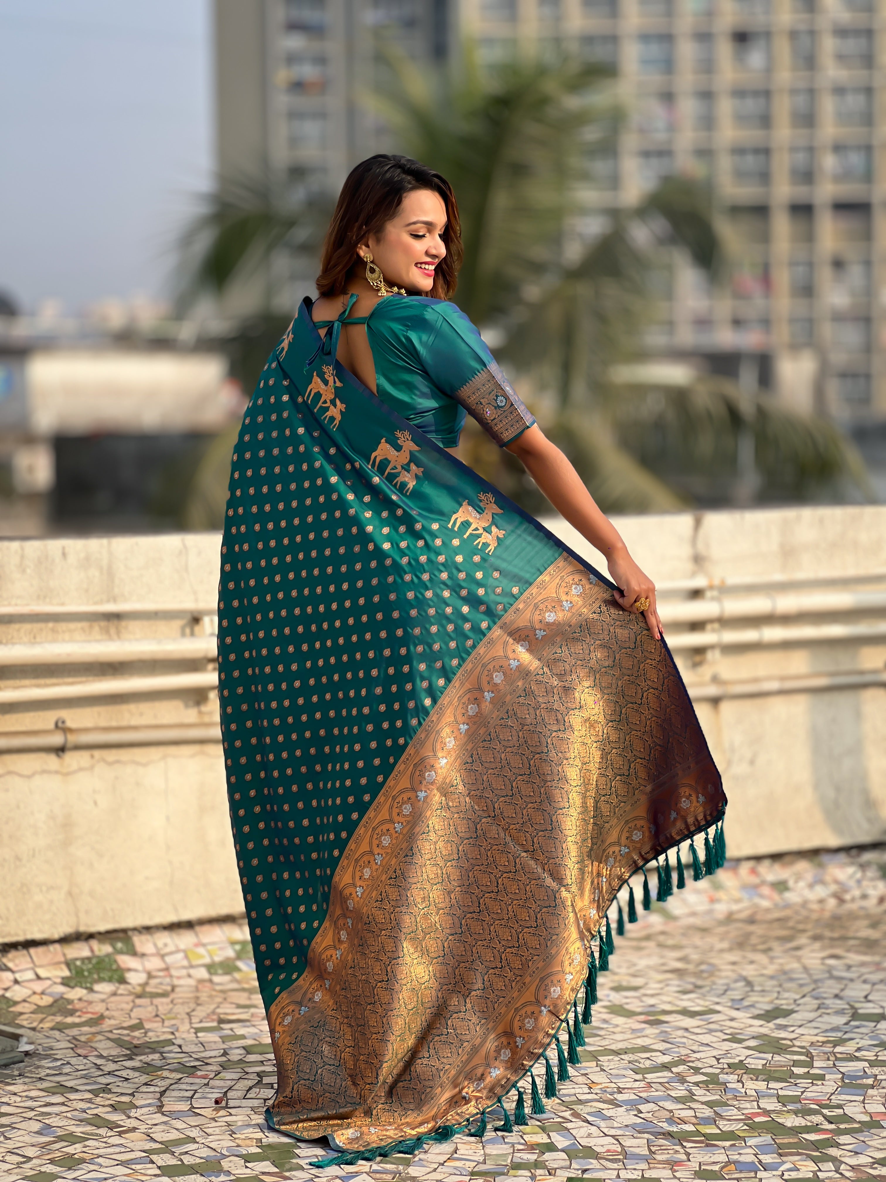 Weaving Dual Jari Designer Rama Soft Silk Ethnic Saree
