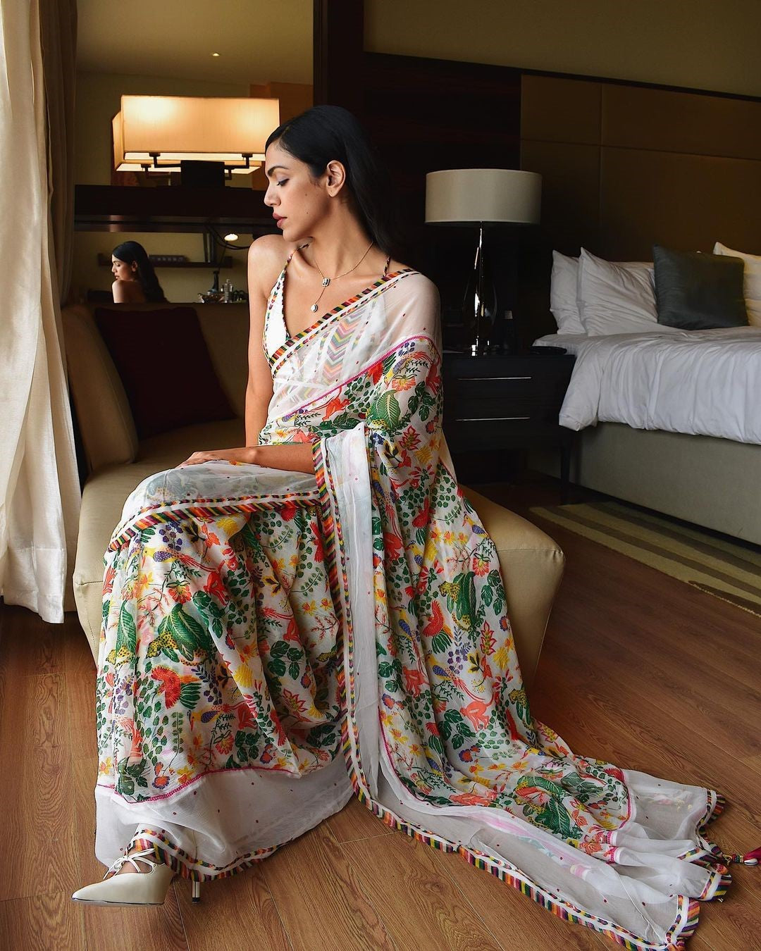 White Georgette Saree With Printed Saree With Printed Blouse