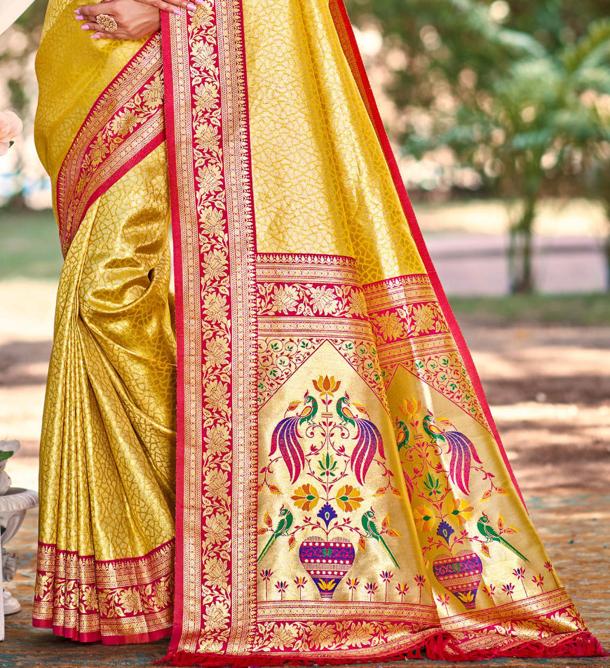 Yellow Kanjivaram Silk Saree With Elegant Flow and Traditional Feel