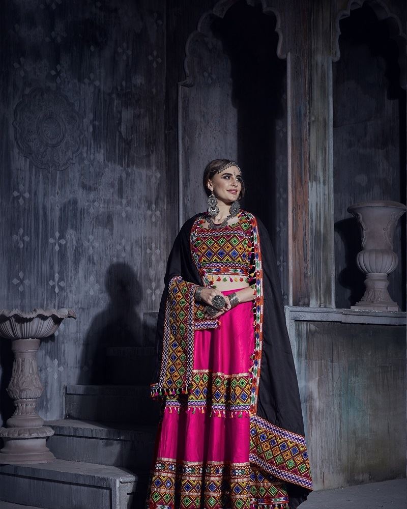 Pink And Black Navratri Chaniya Choli With Gamthi Lace Work With Mirror Work